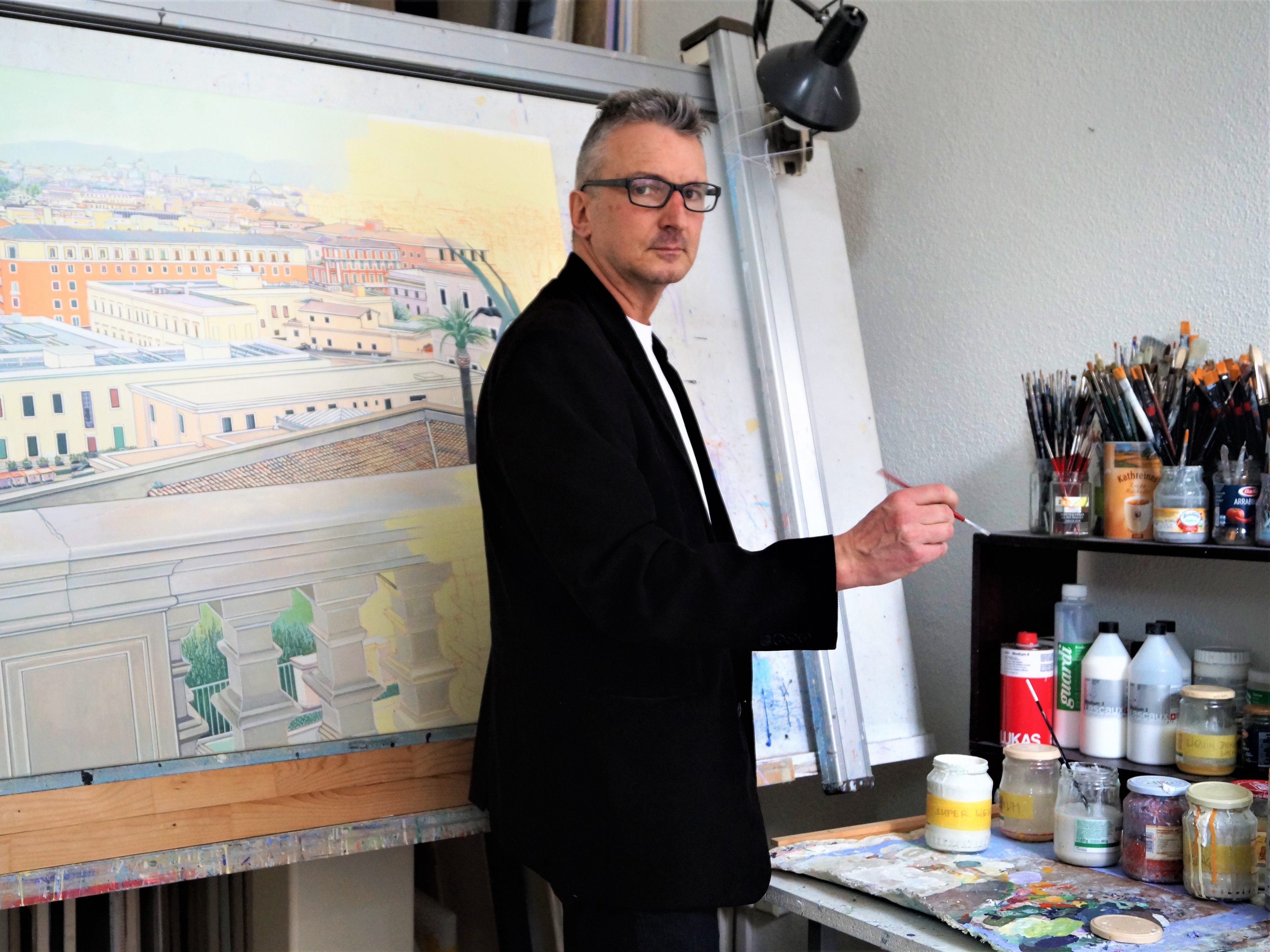 Helmut Rauch in seinem Atelier Helmut Rauch in seinem Atelier