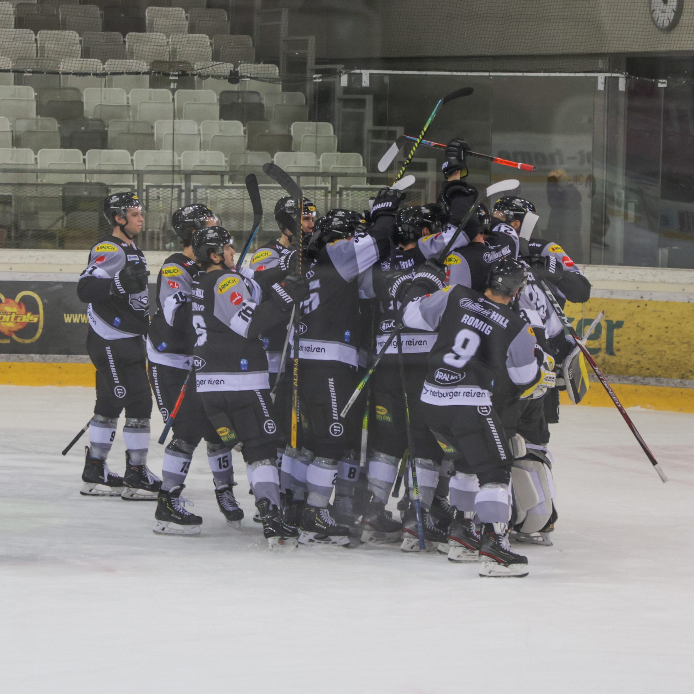 Großer Jubel herrschte bei den Bulldogs nach dem fixierten Play-off-Einzug.