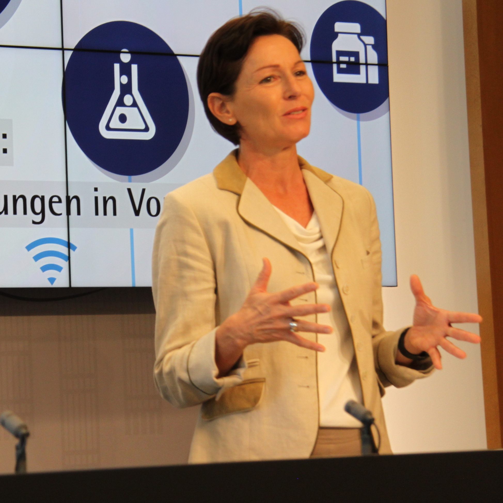 LH Wallner mit LR Rüscher