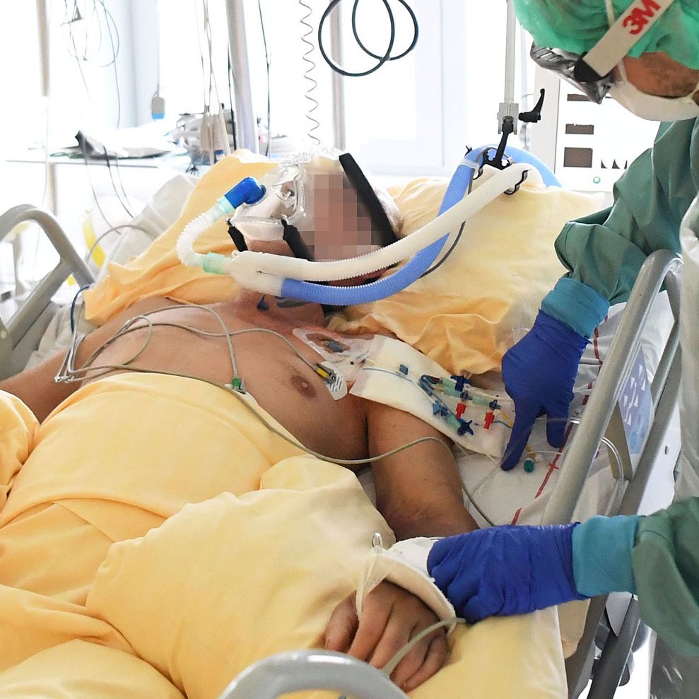 Immer mehr Corona-Patienten müssen auf Intensivstationen behandelt werden. (Symbolbild)