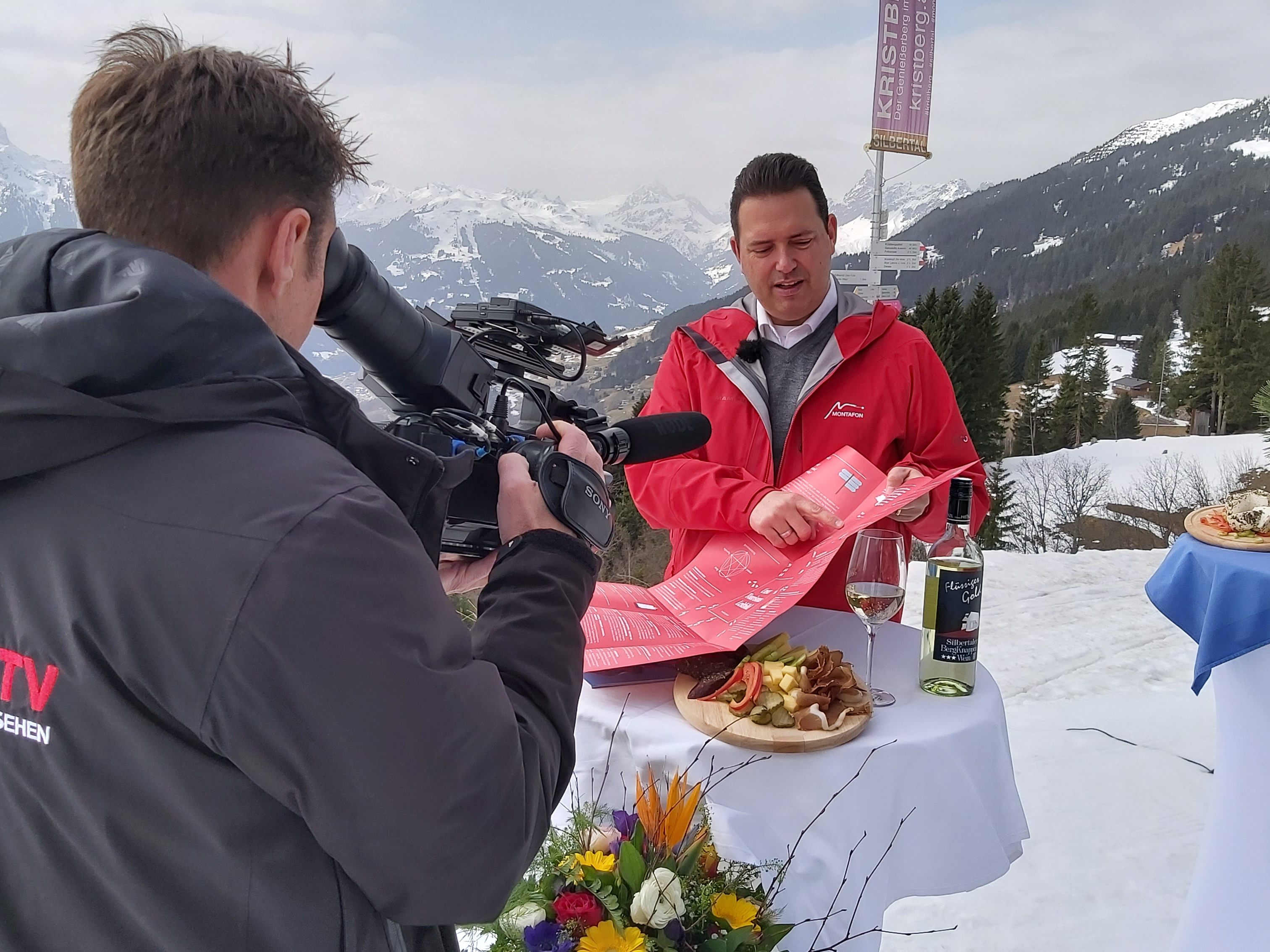 Montafon Touristiker Manuel Bitschnau ist zu Gast bei Andreas Seeburger in der 186. Folge der Sendung "us dr Gondl" am Kristberg im Silbertal