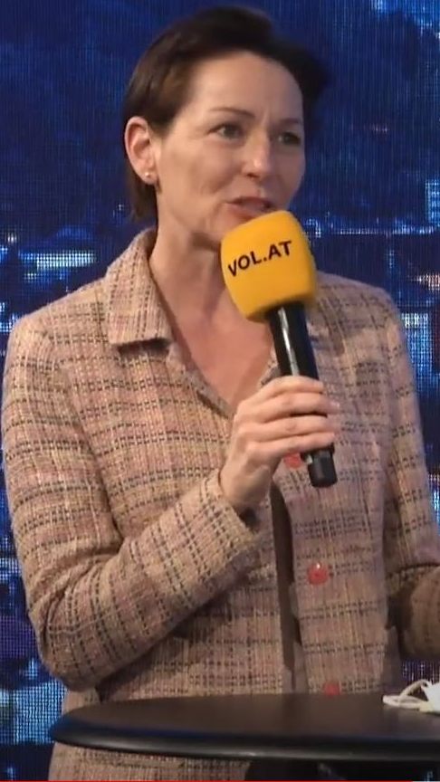 LR Martina Rüscher blickt bei "Vorarlberg Live" auf ein Jahr Coronakrise zurück.