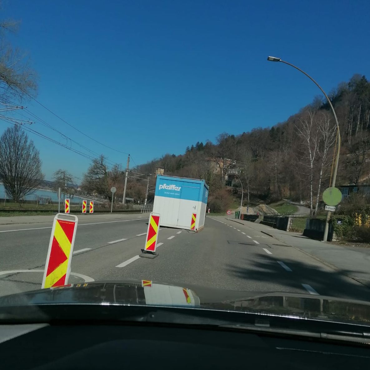 Aufbau der Kontrollstelle Leiblachtal der L190.