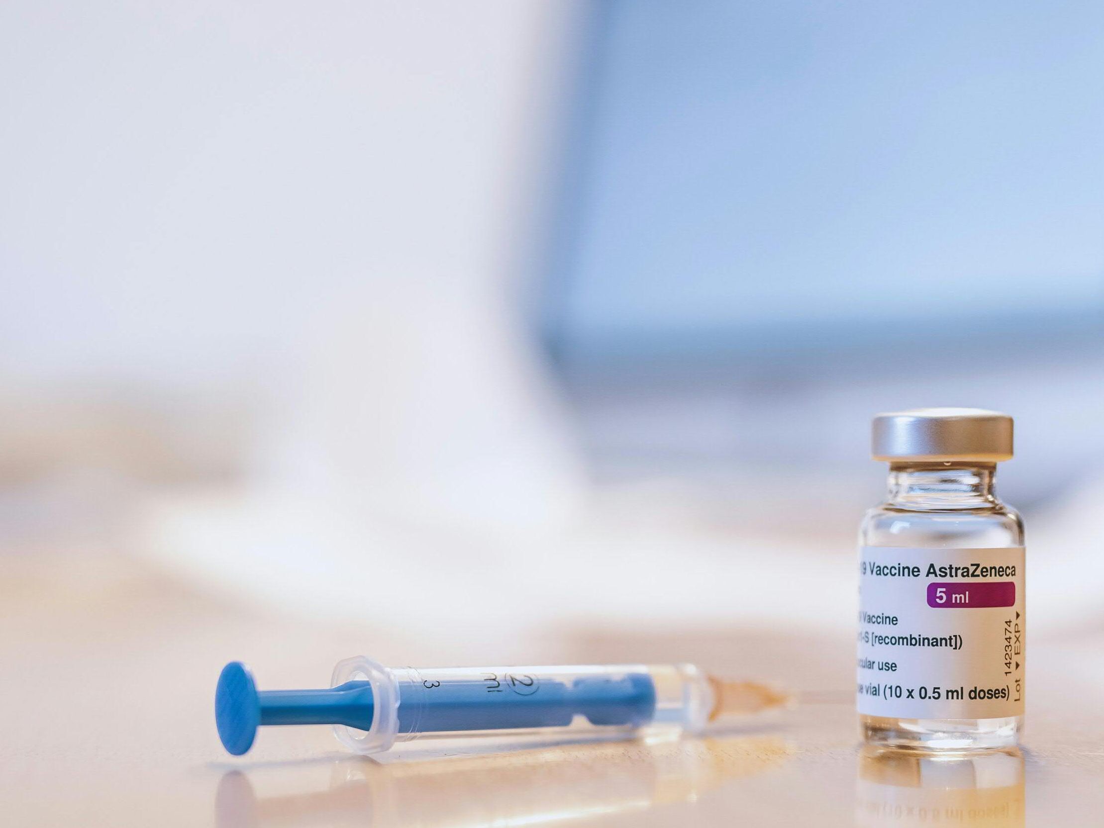 Einige Länder haben die Impfung mit AstraZeneca kurzfristig ausgesetzt. Einige Länder haben die Impfung mit AstraZeneca kurzfristig ausgesetzt.