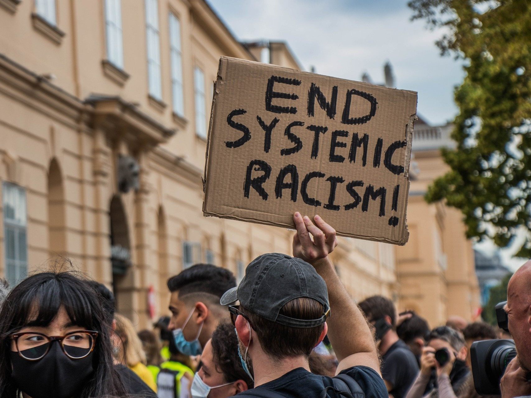 Tausende Teilnehmer werden bei der Großdemo gegen Rassismus am Samstag erwartet Tausende Teilnehmer werden bei der Großdemo gegen Rassismus am Samstag erwartet