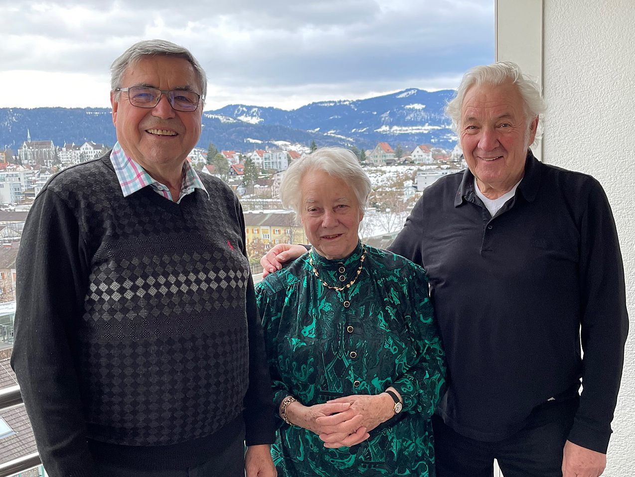 Stellvertretend für ihre Co-Maturanten überbrachten Martin Baur und Gunnar Breuer die Glückwünsche.