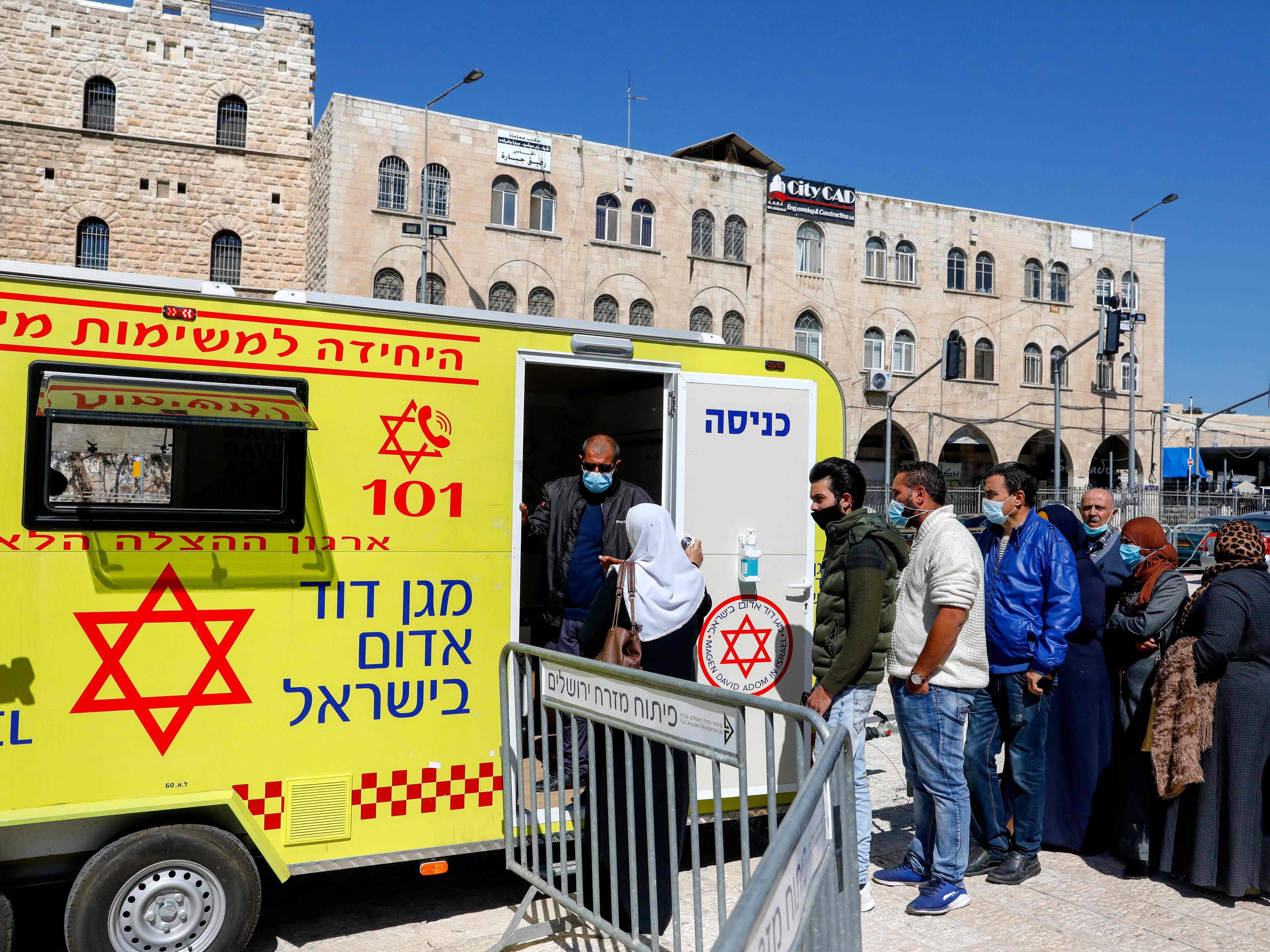 Eine Impfung ist für das diverse Israel der einzige Ausweg aus der Pandemie Eine Impfung ist für das diverse Israel der einzige Ausweg aus der Pandemie