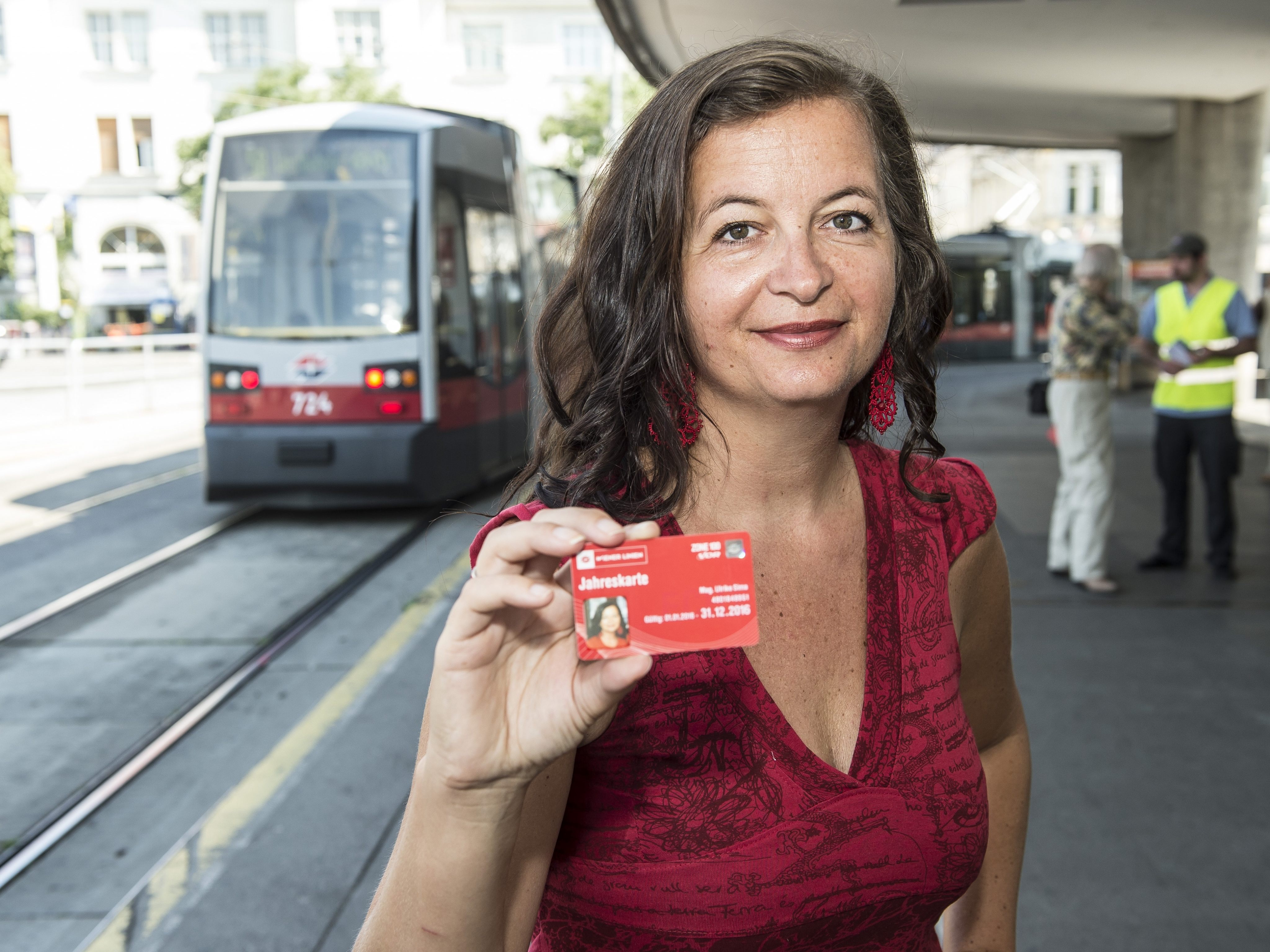 Nur für Jahreskarten-Besitzer (wie Ulli Sima): Die Wiener Linien danken ihren Stammkunden mit einem Gewinnspiel