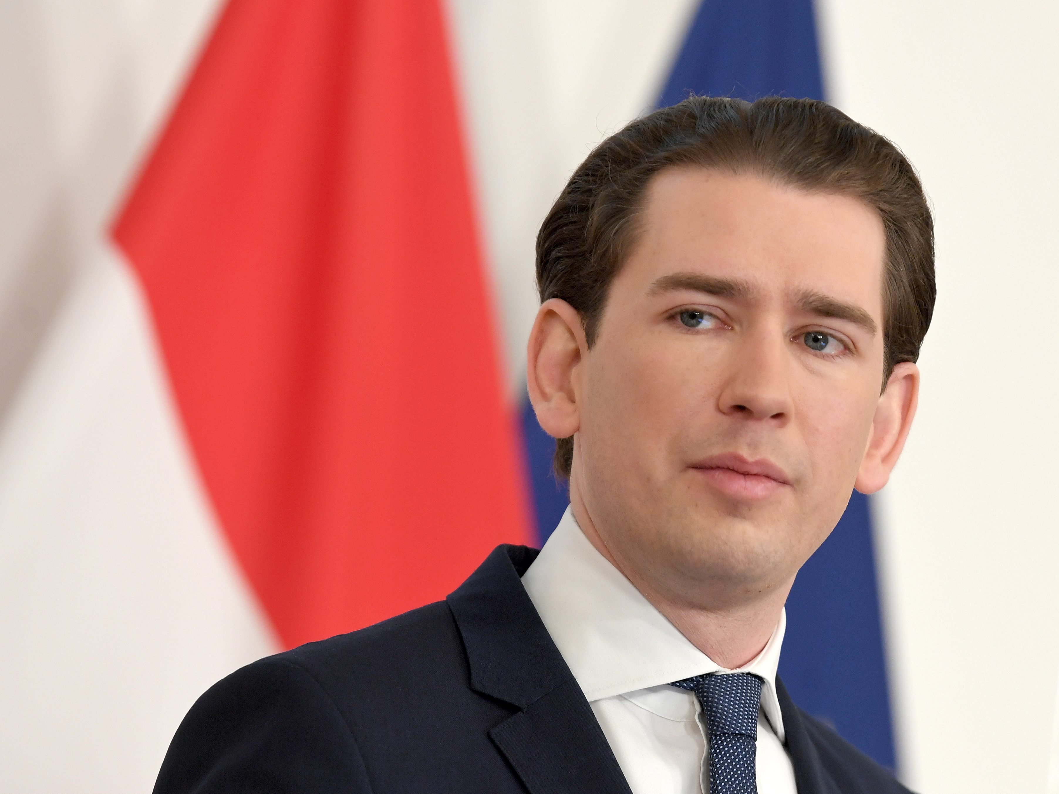 Sebastian Kurz wird von den Oppositionsparteien kritisiert. Sebastian Kurz wird von den Oppositionsparteien kritisiert.