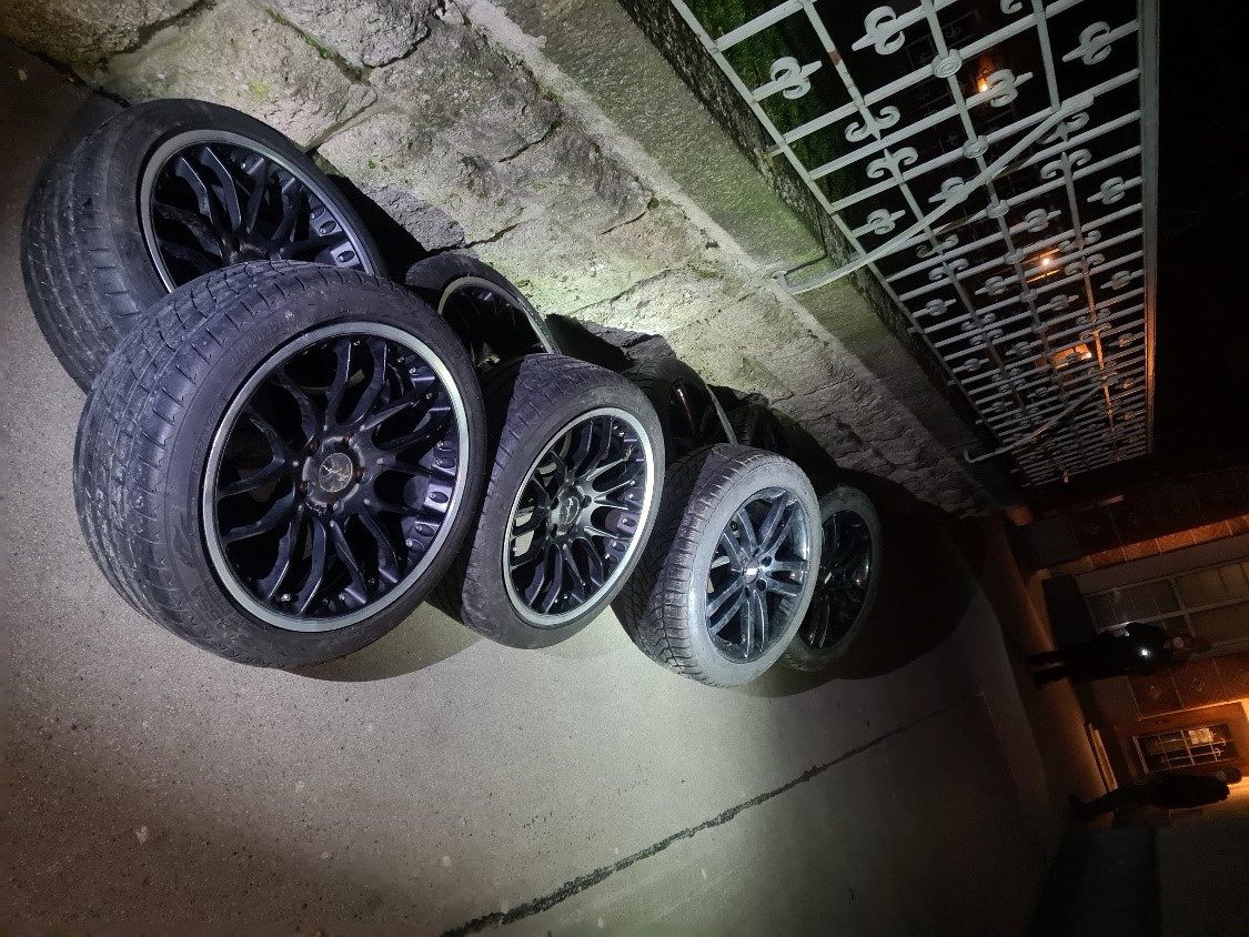 Diese Autoreifen wurden aus einer KfZ-Werkstatt in Wien 21 gestohlen