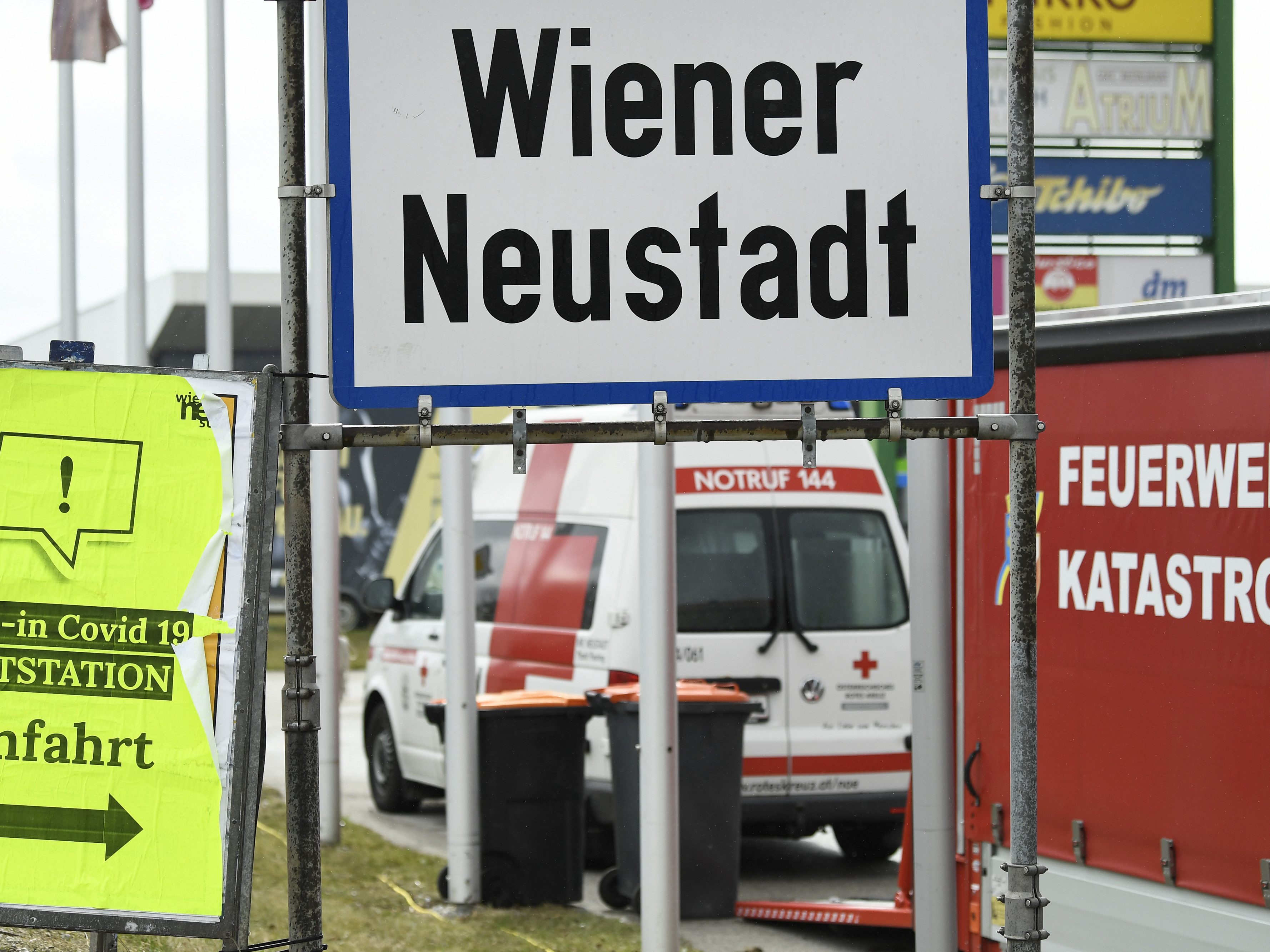 Ab Freitag könnten in Wiener Neustadt Ausreisetests Pflicht werden. Ab Freitag könnten in Wiener Neustadt Ausreisetests Pflicht werden.