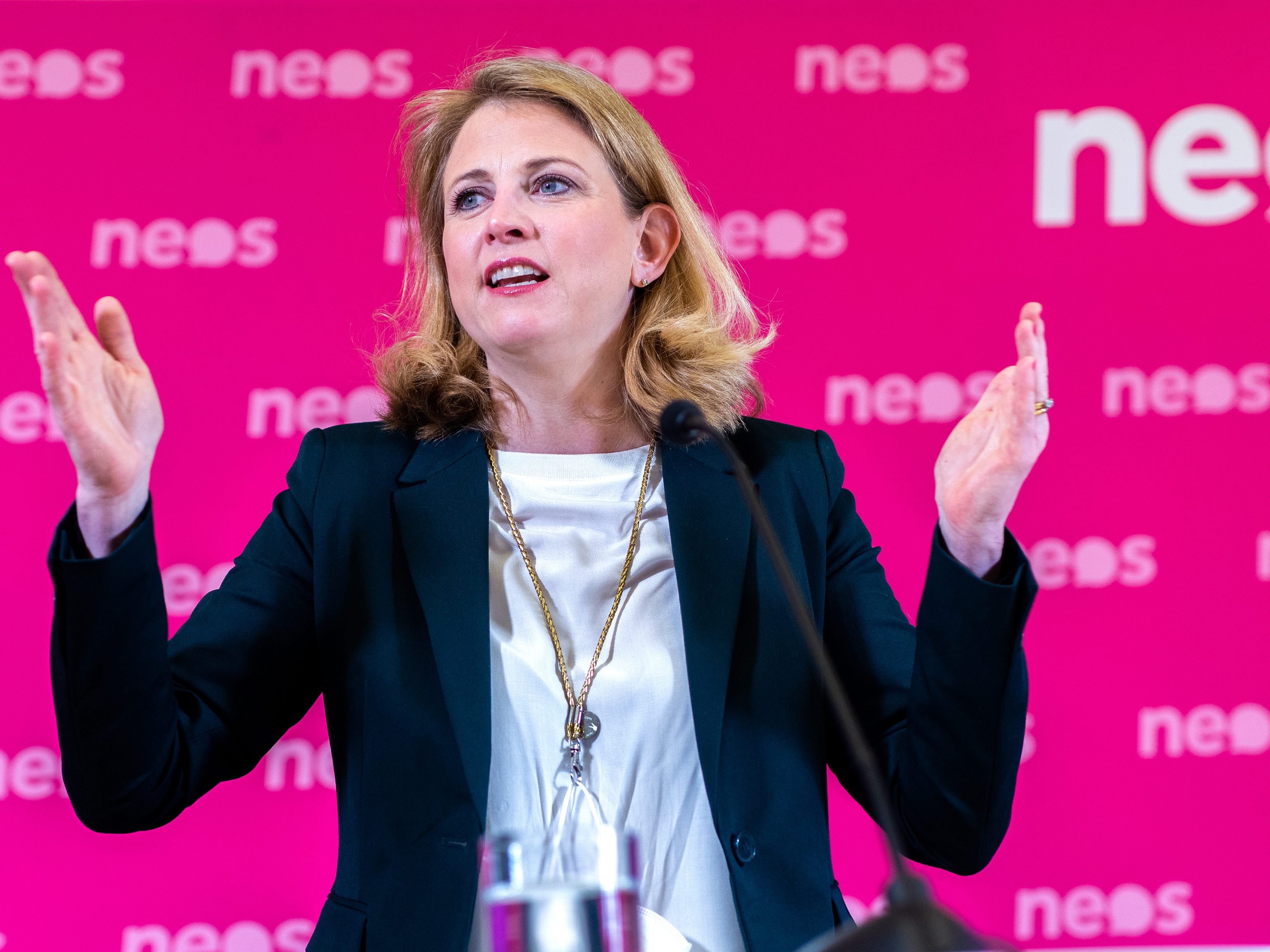 Die NEOS setzen sich für einen flächendeckenden normalen Unterricht ein. Die NEOS setzen sich für einen flächendeckenden normalen Unterricht ein.