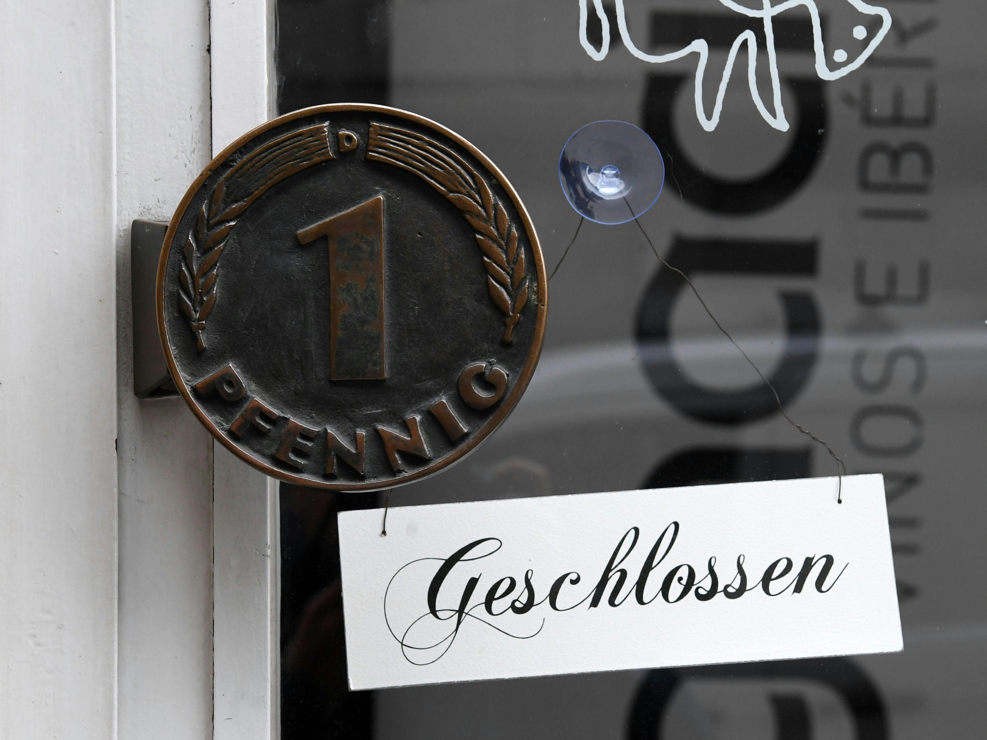 Tausende Geschäfte werden für immer schließen. Tausende Geschäfte werden für immer schließen.