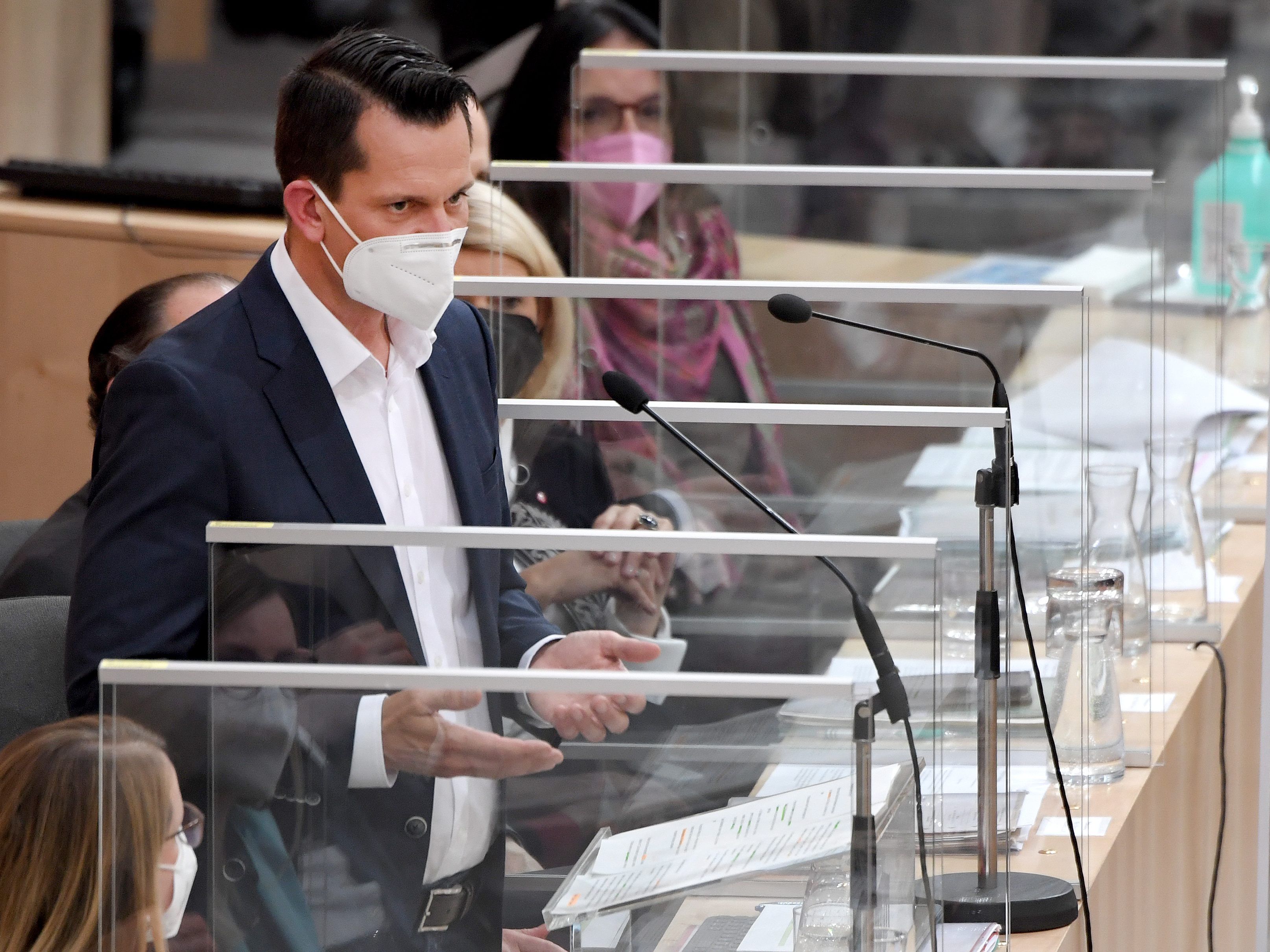 Der Gesundheitsminister Mückstein wurde im Nationalrat präsentiert. Der Gesundheitsminister Mückstein wurde im Nationalrat präsentiert.