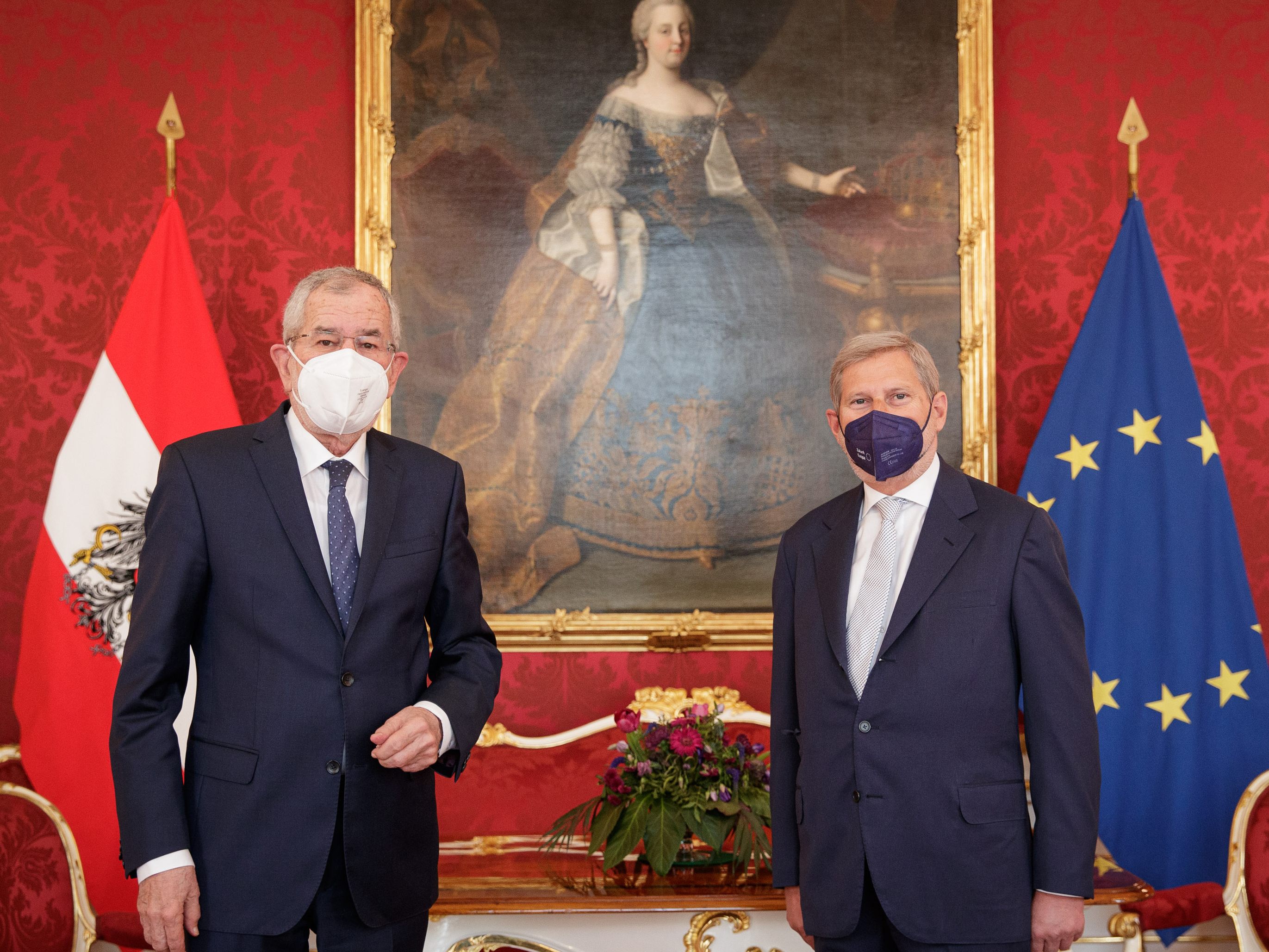 Hahn zu Gesprächen über Corona-Hilfen bei Van der Bellen und Kurz. Hahn zu Gesprächen über Corona-Hilfen bei Van der Bellen und Kurz.