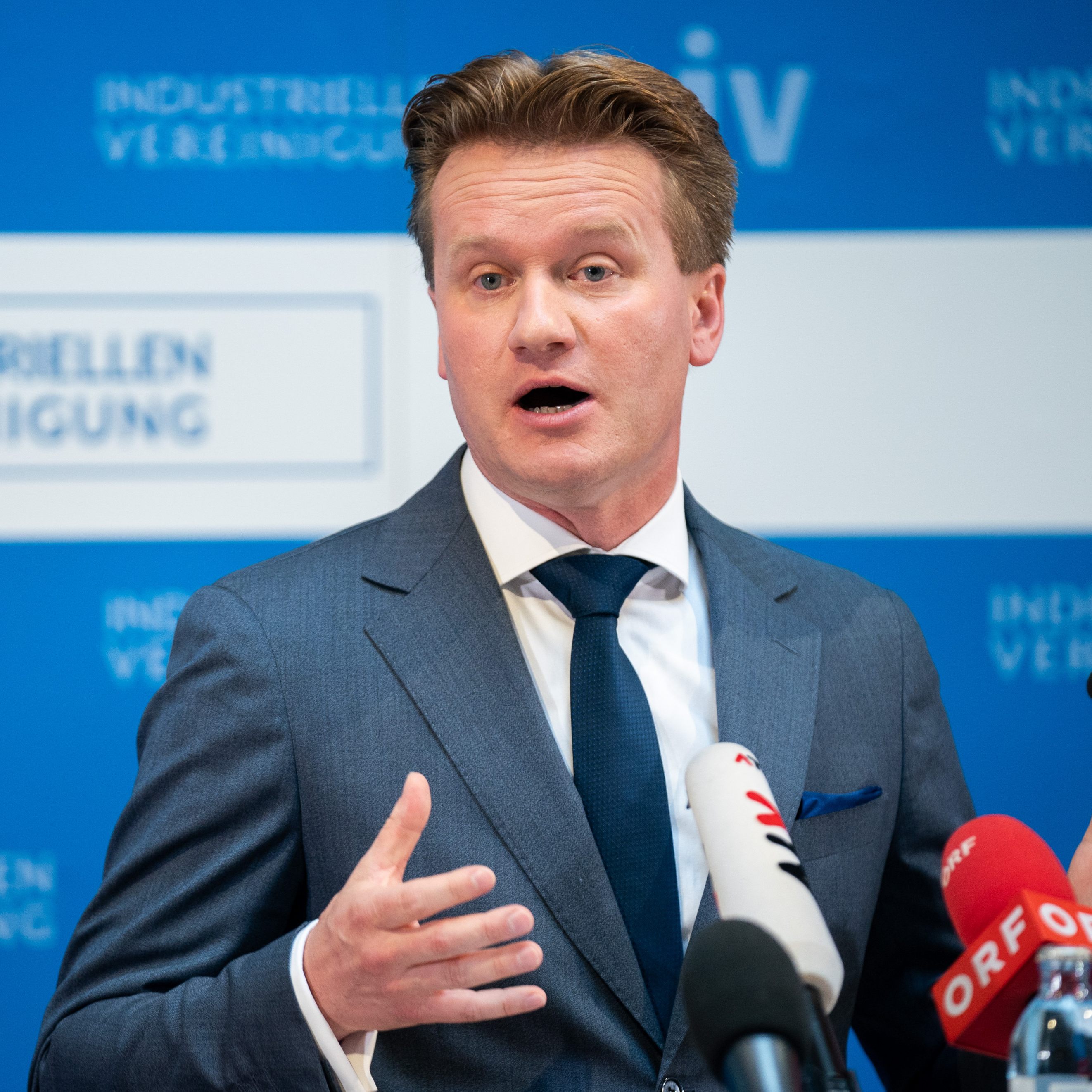 Knill baut auf eine Verhandlungslösung.