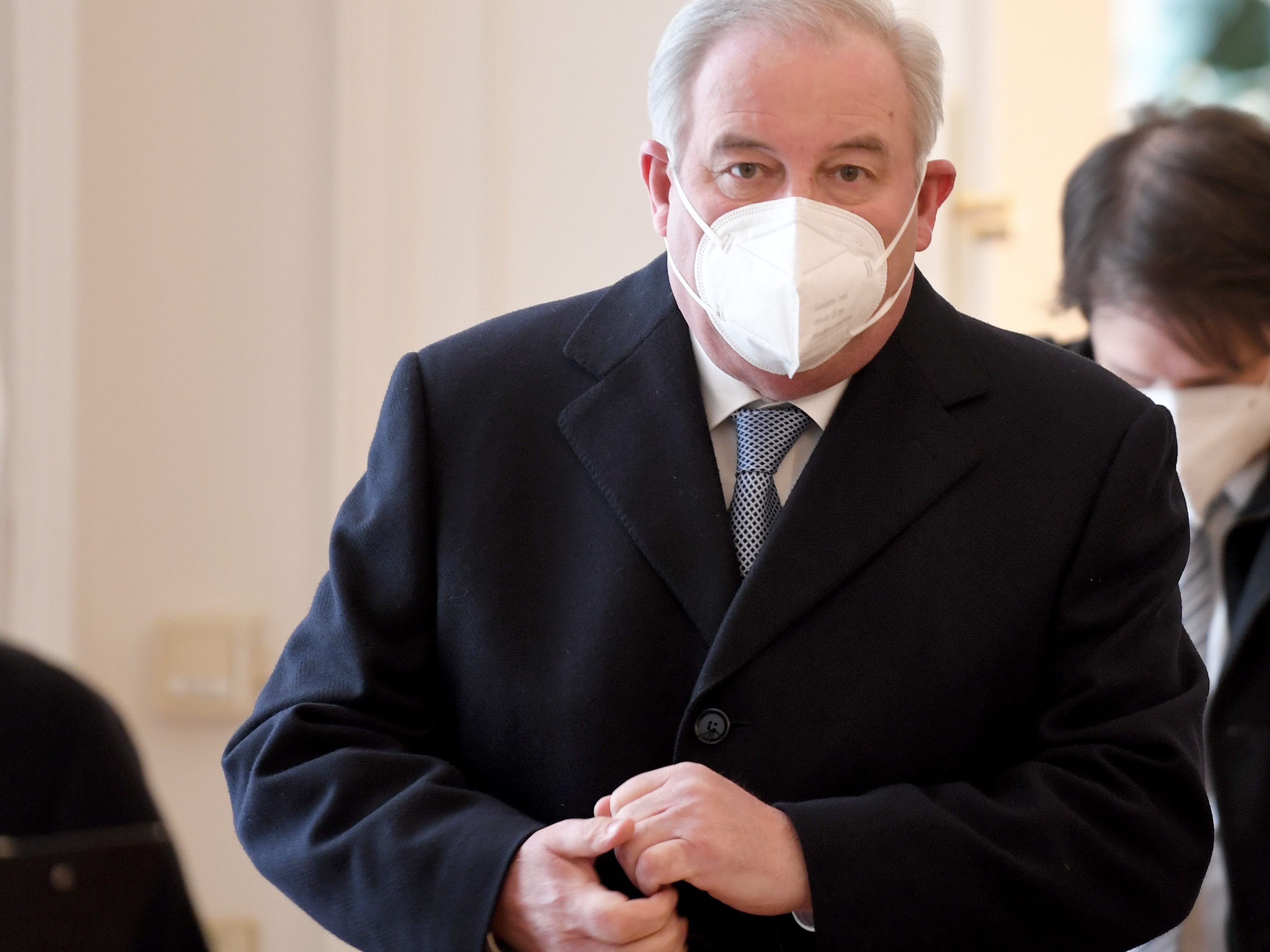 Der Landeshauptmann der Steiermark Hermann Schützenhöfer wurde gegen das Coronavirus geimpft. Der Landeshauptmann der Steiermark Hermann Schützenhöfer wurde gegen das Coronavirus geimpft.