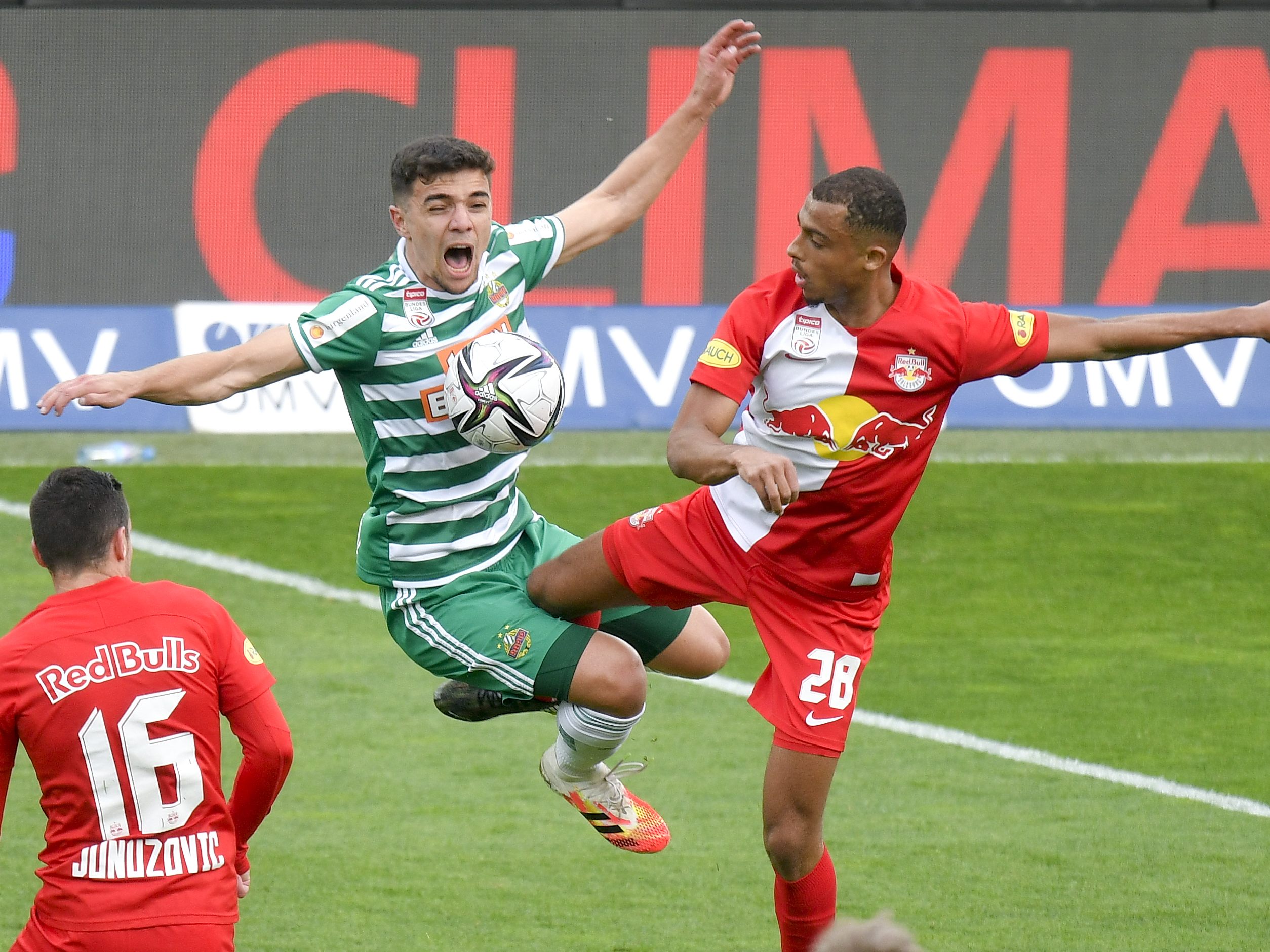 Red Bull Salzburg holte am Sonntag bei Rapid einen völlig verdienten 3:0-Erfolg. Red Bull Salzburg holte am Sonntag bei Rapid einen völlig verdienten 3:0-Erfolg.