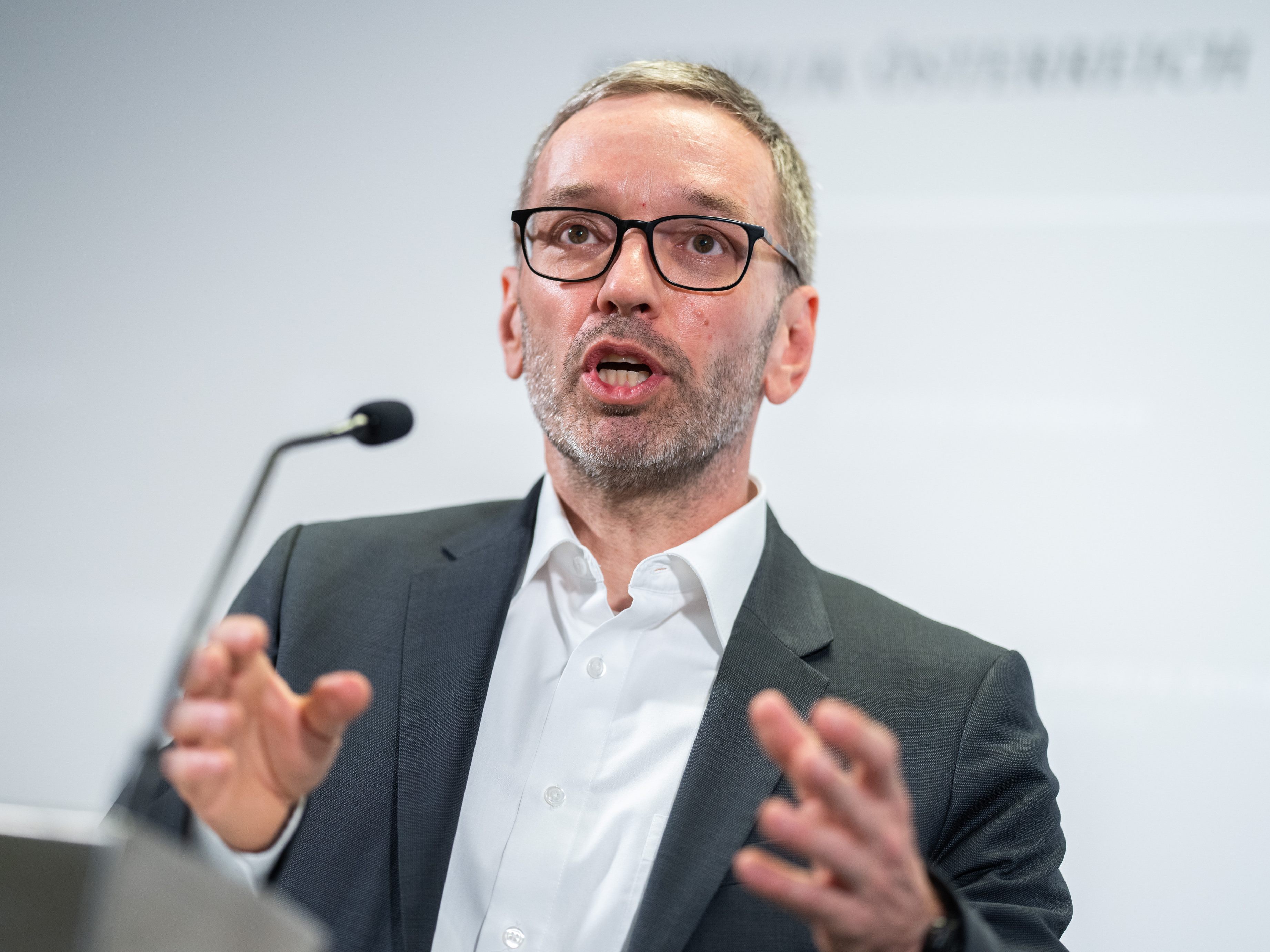 Kickl zu Öffnungsplan der Regierung: "Mehr Auflagen als Freiheiten" Kickl zu Öffnungsplan der Regierung: "Mehr Auflagen als Freiheiten"