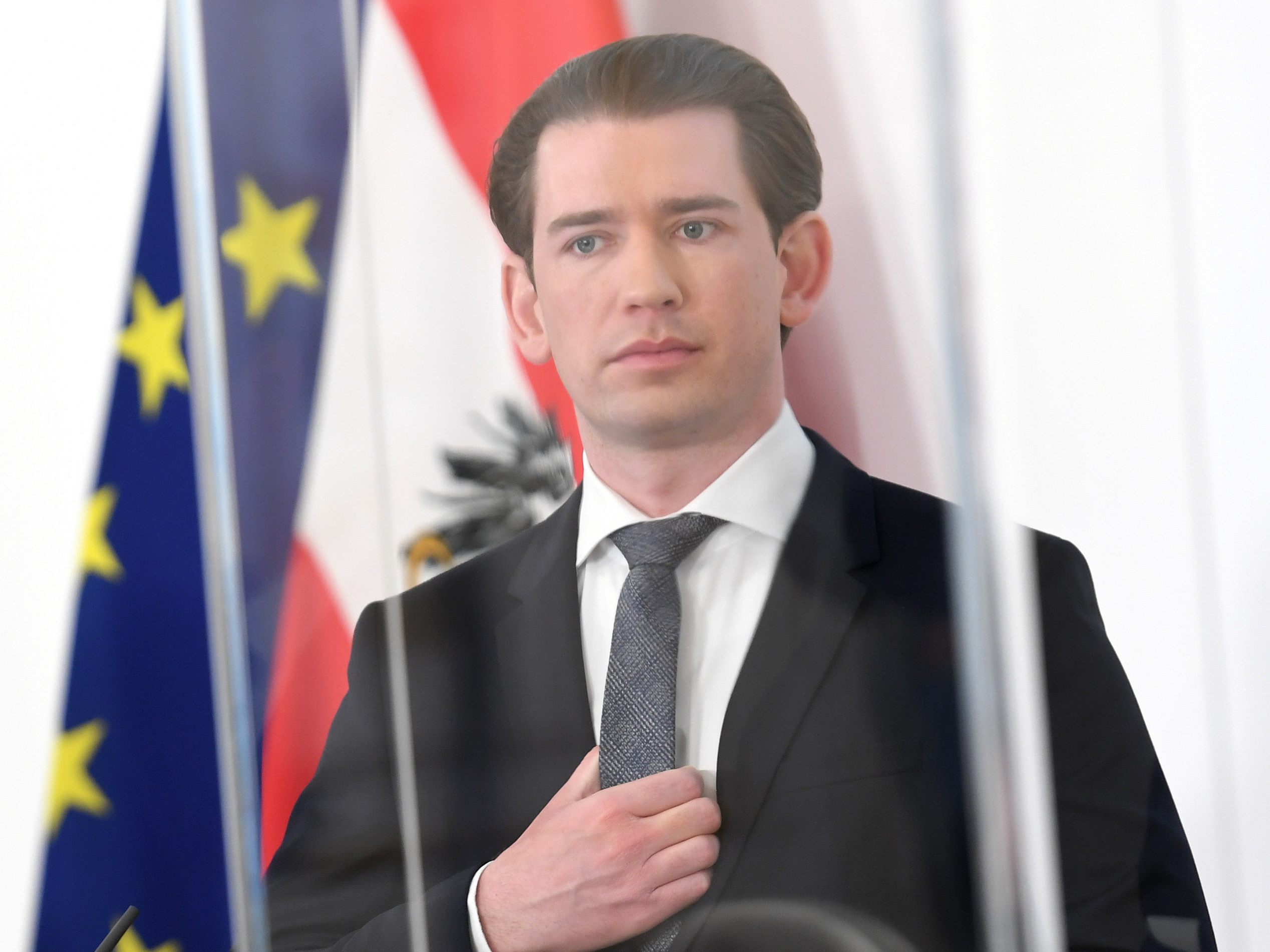 Bundeskanzler Sebastian Kurz (ÖVP) sieht die von Anschober (Grüne) geäußerte Kritik bei seiner Abschiedsrede nicht an sich gerichtet. Bundeskanzler Sebastian Kurz (ÖVP) sieht die von Anschober (Grüne) geäußerte Kritik bei seiner Abschiedsrede nicht an sich gerichtet.