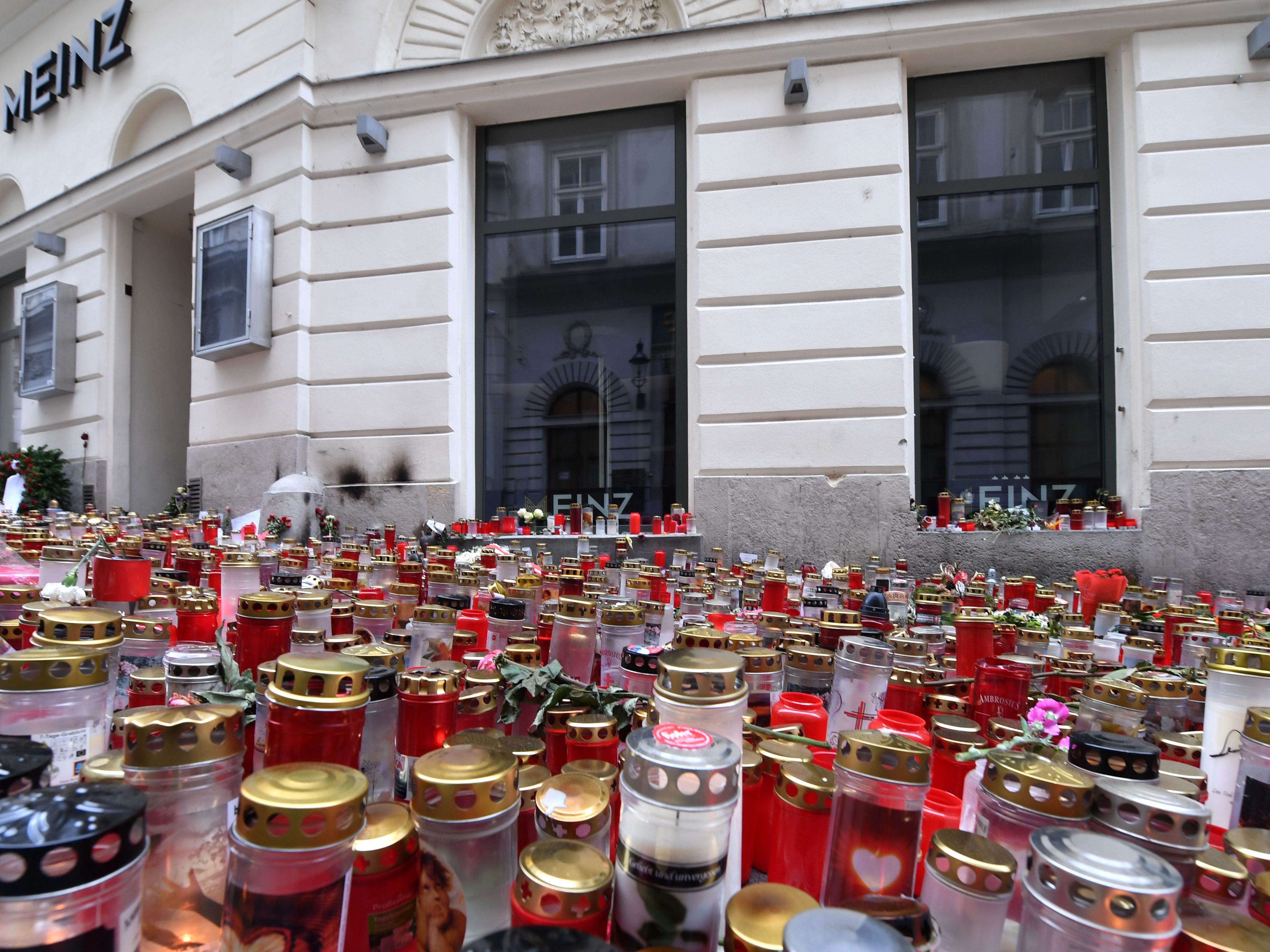 Bericht: Mehrere Anrufe in Nobelrestaurant vor Attentat. Bericht: Mehrere Anrufe in Nobelrestaurant vor Attentat.