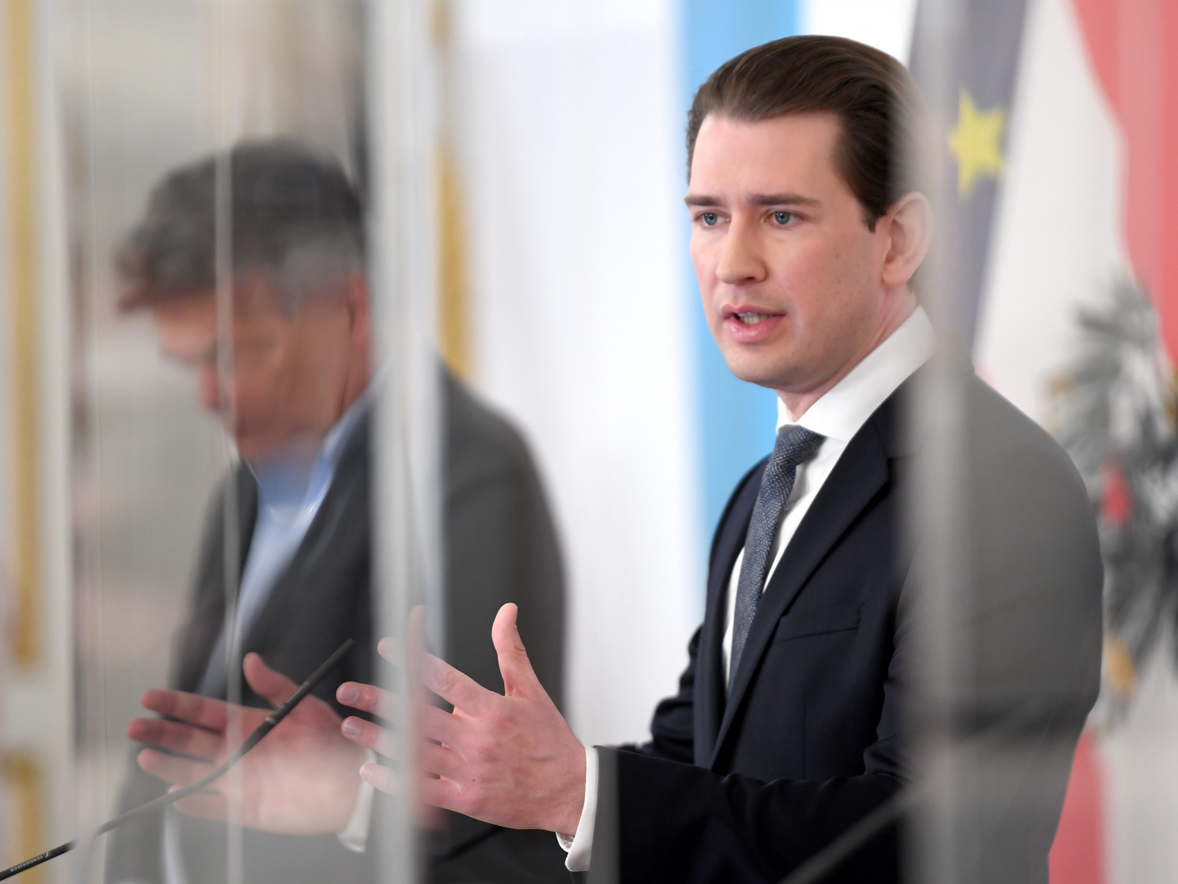 LIVE-Stream: Regierung zu Corona-Impfstofflieferungen. LIVE-Stream: Regierung zu Corona-Impfstofflieferungen.
