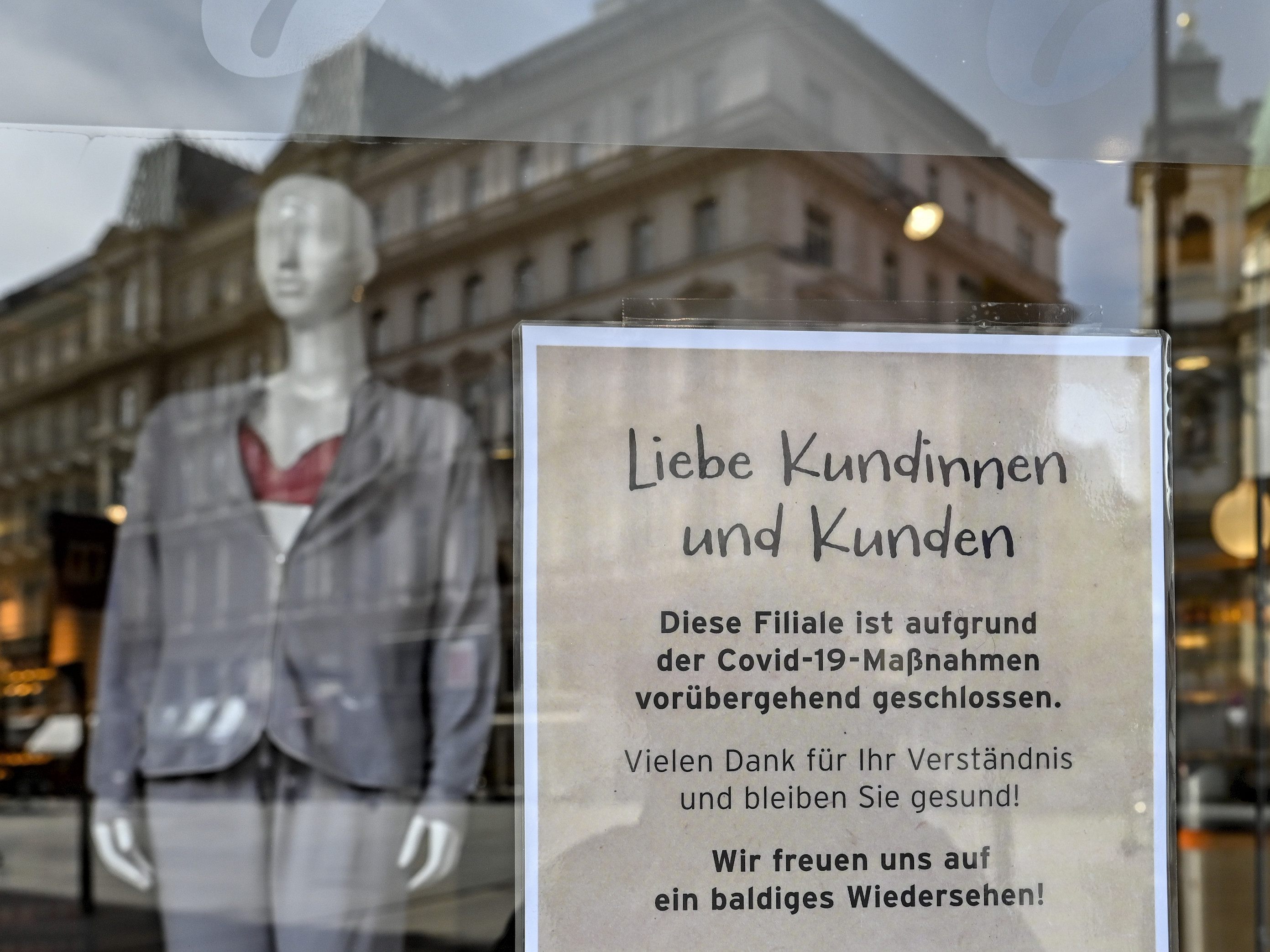 Die Branche befürchtet, dass Geschäfte noch länger behördlich geschlossen bleiben.