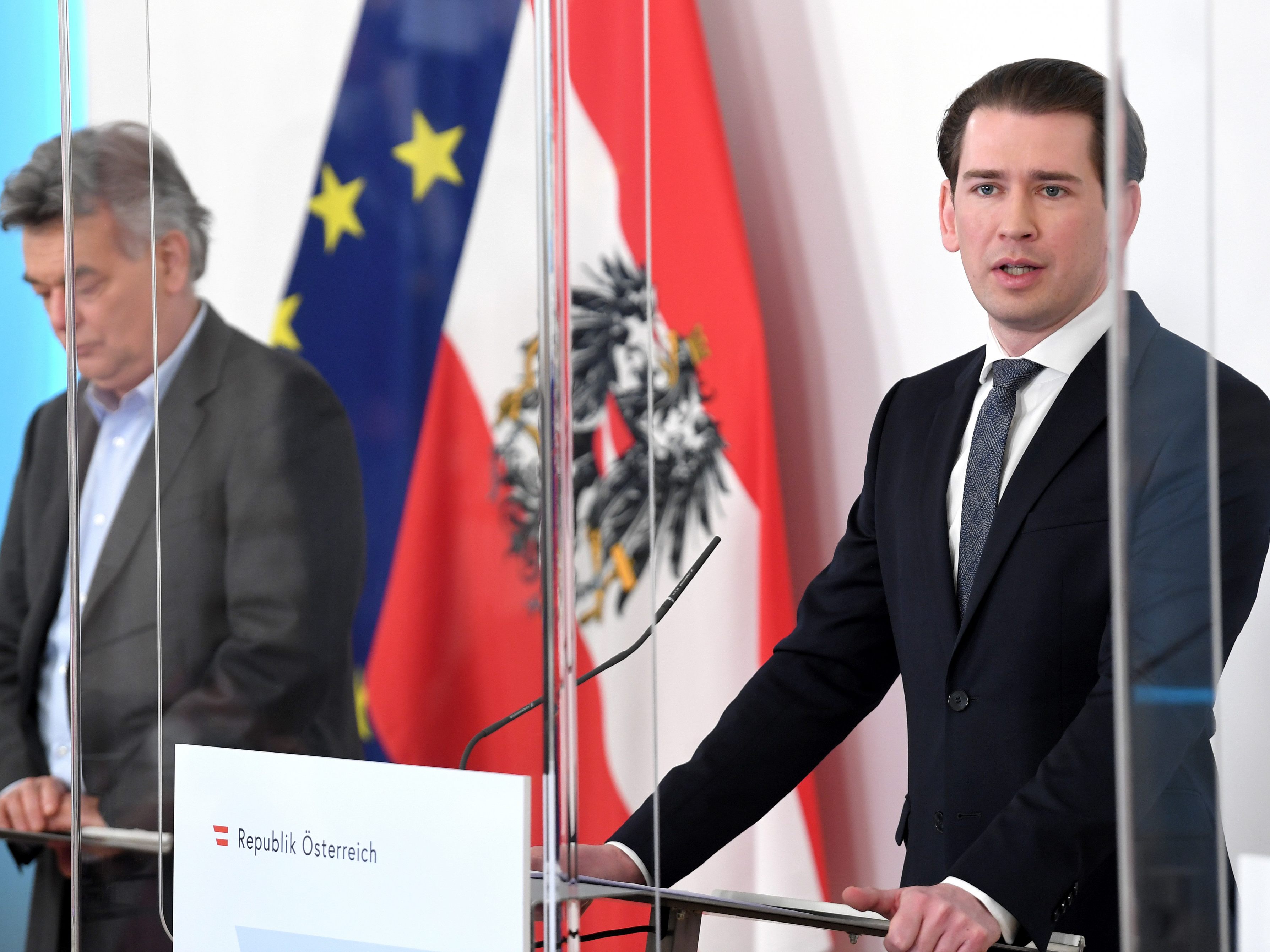 Corona-Lockerungen Mitte Mai: Wir berichten ab 14.00 Uhr live von der Pressekonferenz. Corona-Lockerungen Mitte Mai: Wir berichten ab 14.00 Uhr live von der Pressekonferenz.