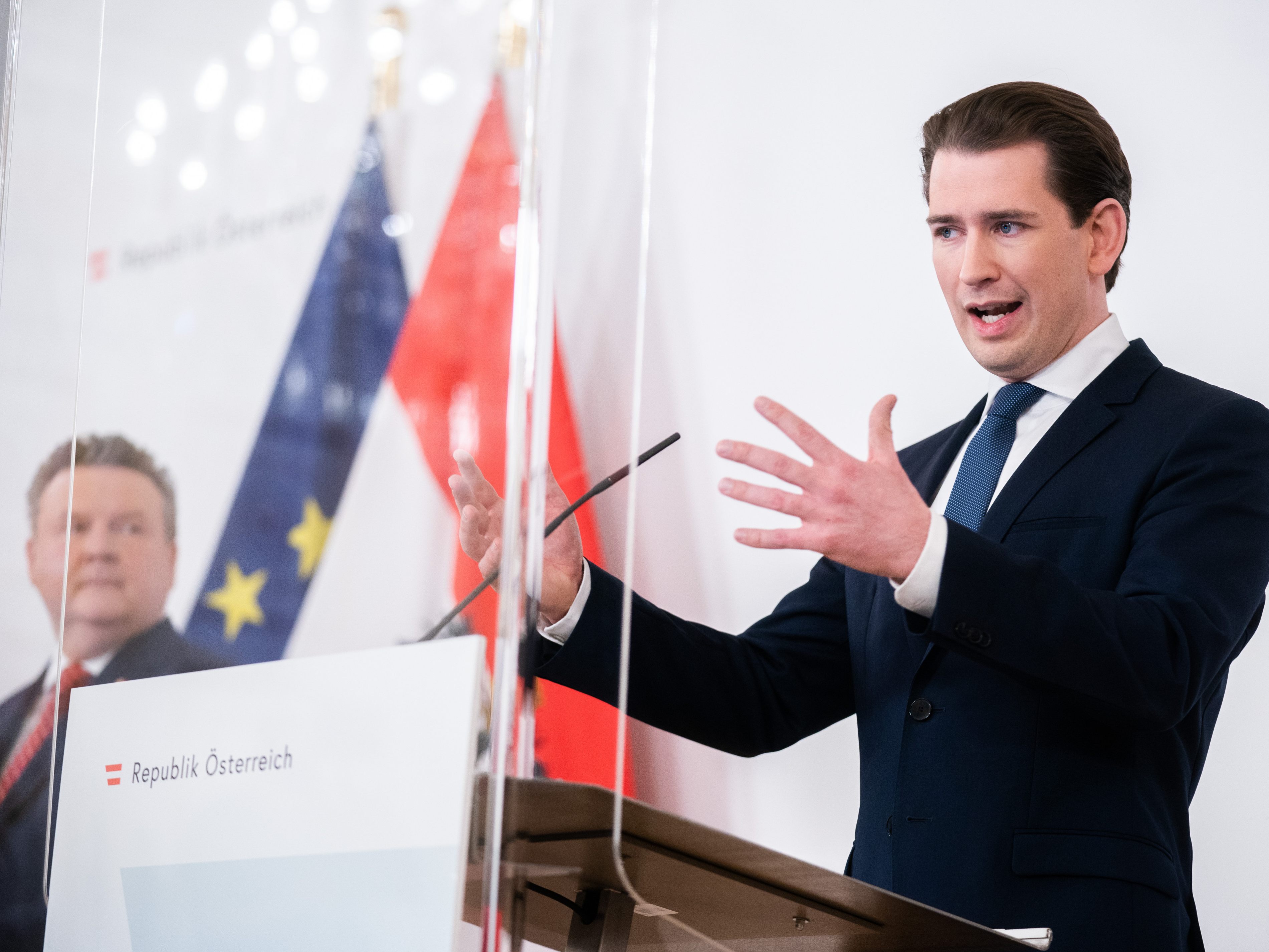 LIVE-Stream: Pressekonferenz nach dem Corona-Gipfel. LIVE-Stream: Pressekonferenz nach dem Corona-Gipfel.