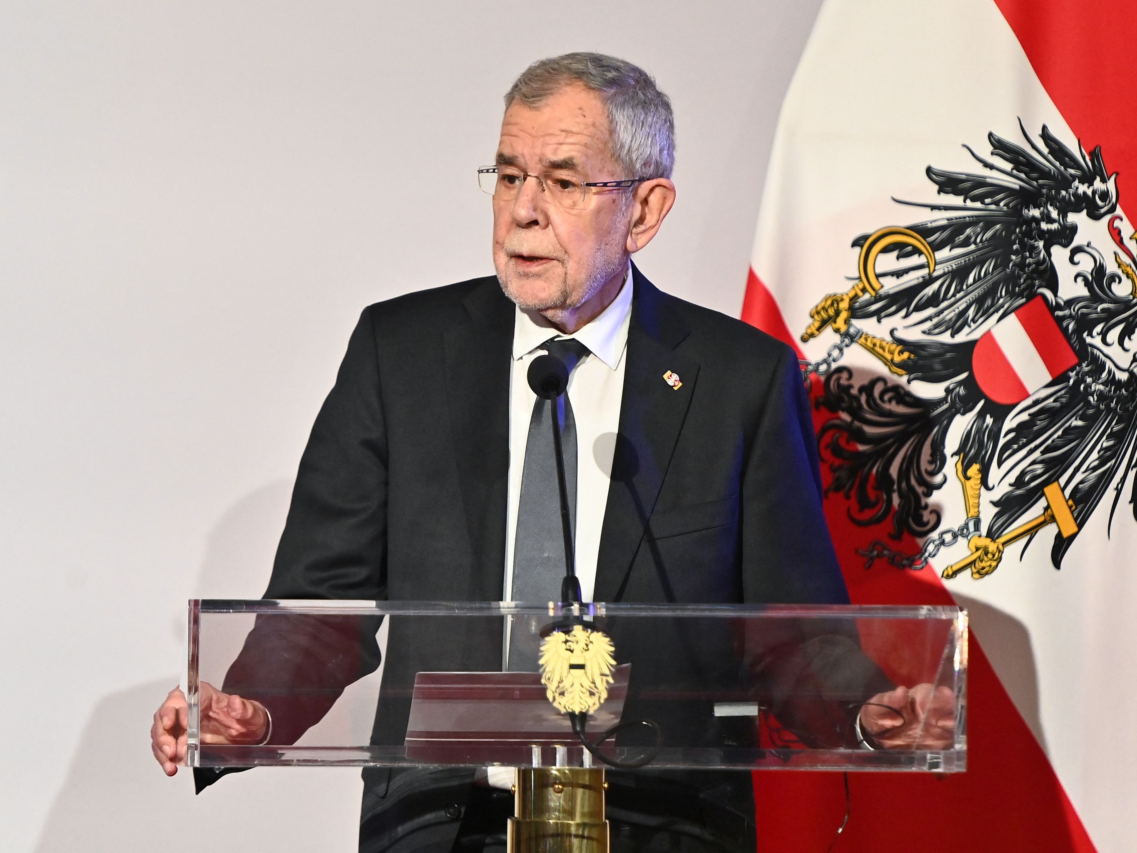 Van der Bellen appellierte, gemeinsam gegen die Corona-Krise vorzugehen. Van der Bellen appellierte, gemeinsam gegen die Corona-Krise vorzugehen.