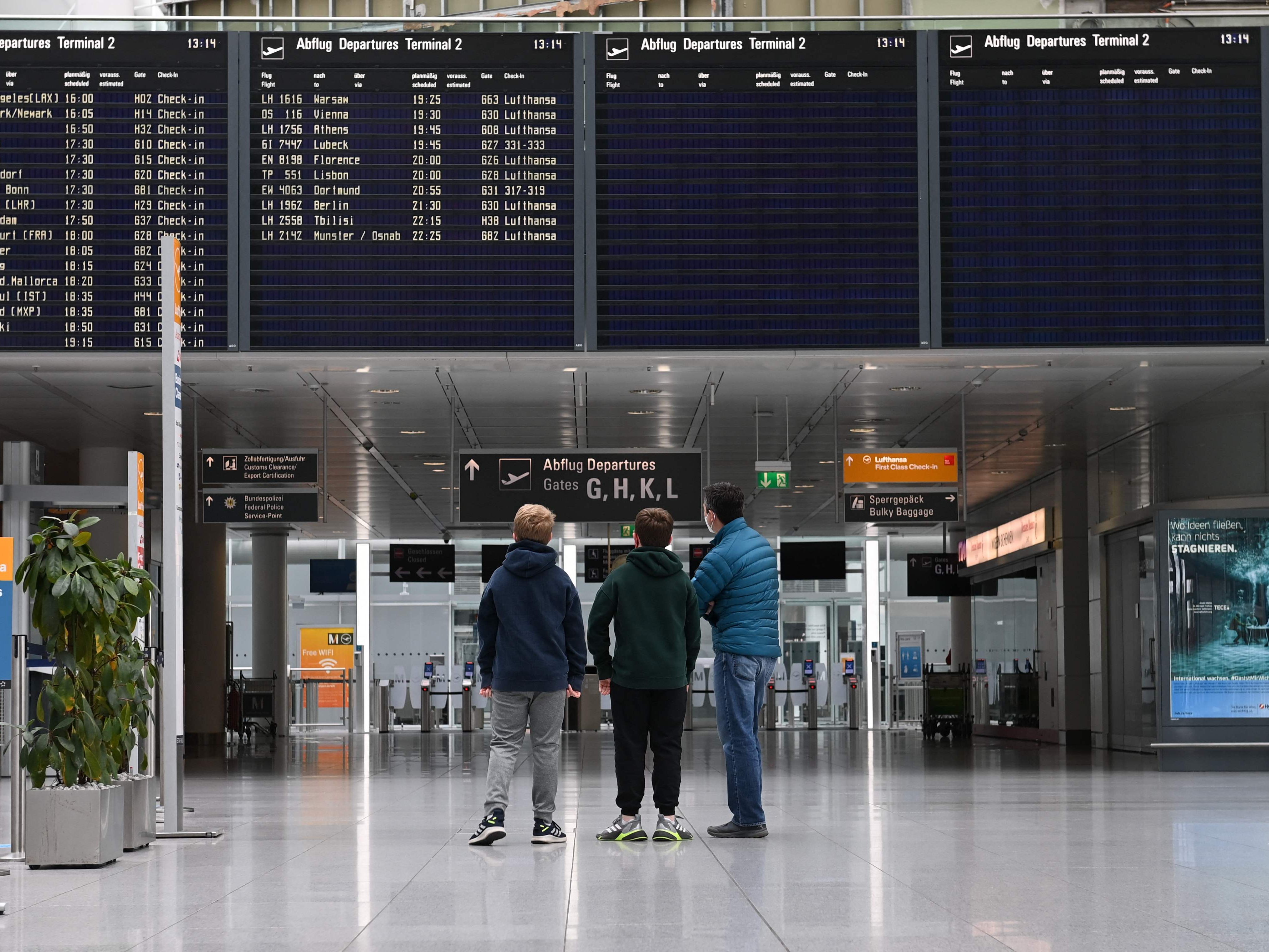 WHO: Nur begrenzte Erkenntnisse, ob Impfung Gefahr senke, andere anzustecken. WHO: Nur begrenzte Erkenntnisse, ob Impfung Gefahr senke, andere anzustecken.