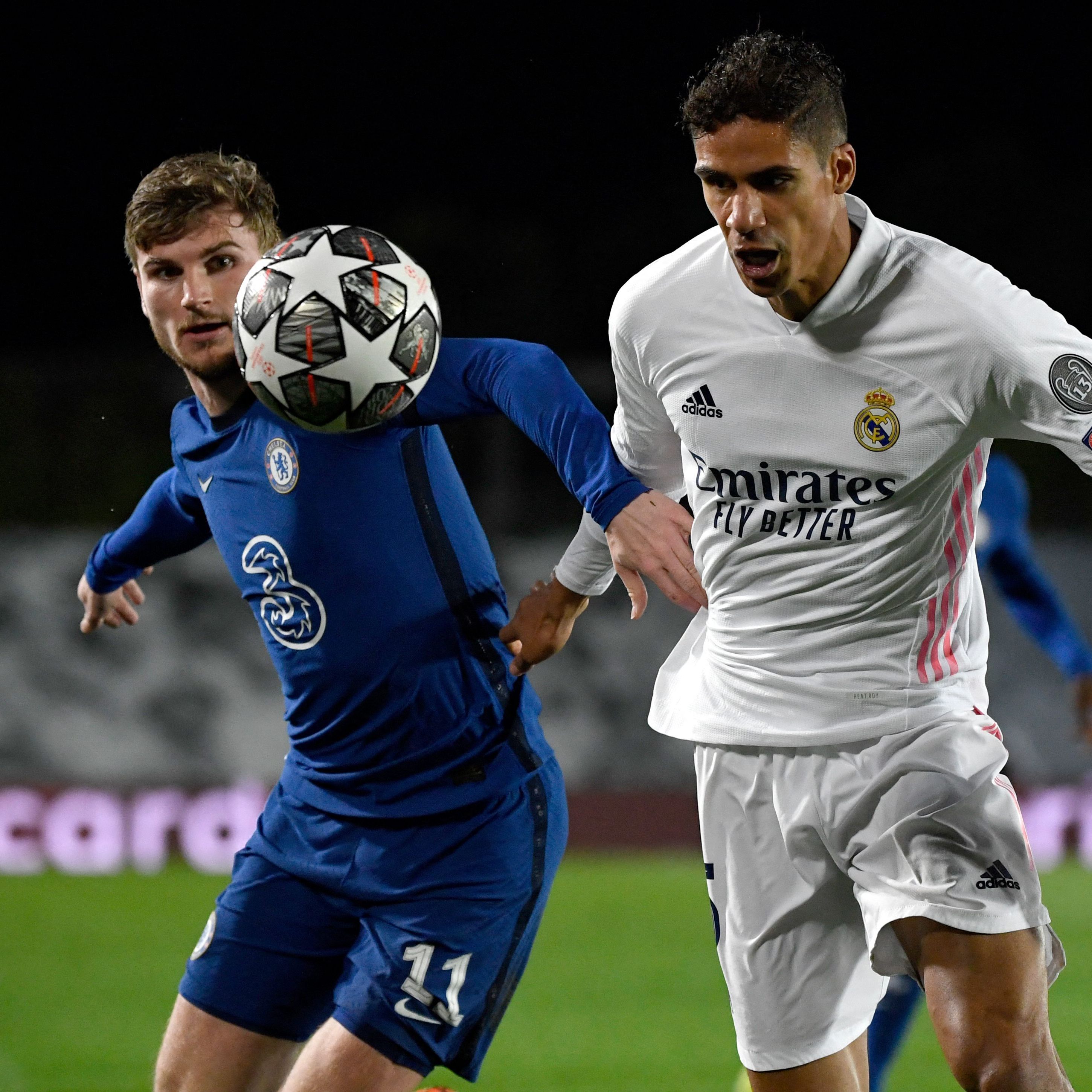 Timo Werner (l.) vergab schon nach 10 Minuten die erste große Chance des Spiels.