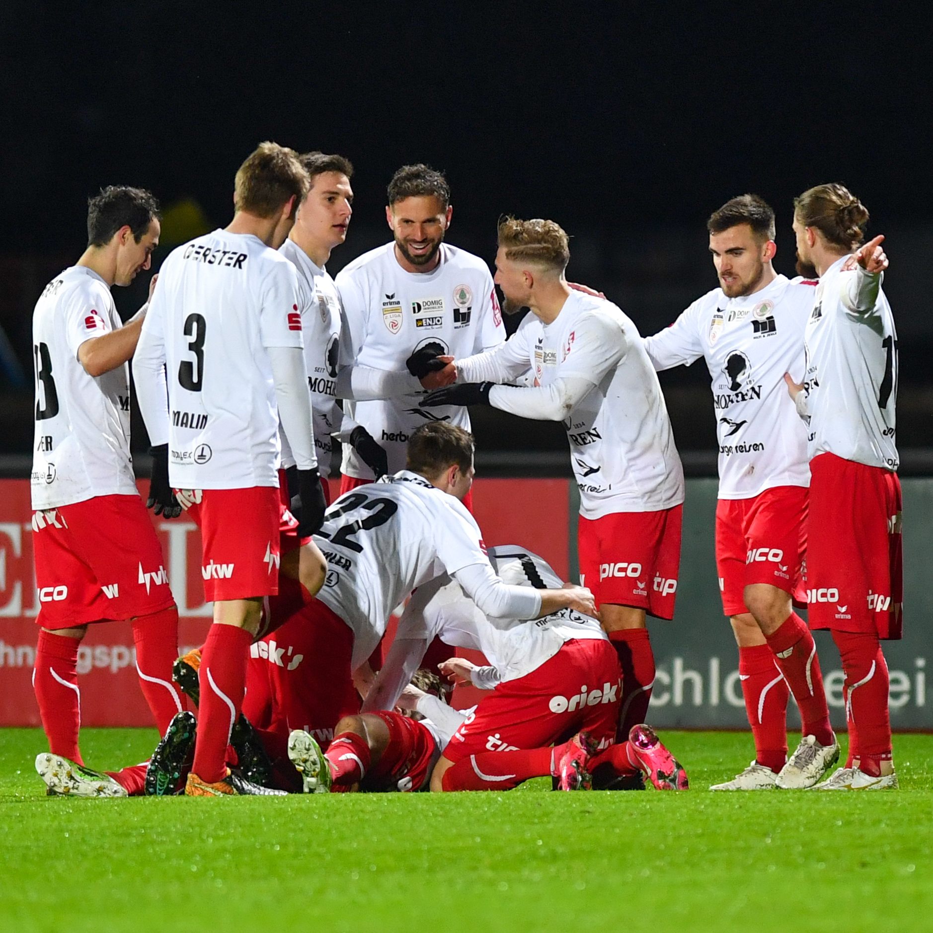 Die Dornbirner jubelten dank der größeren Effizienz über einen wichtigen Derbysieg.