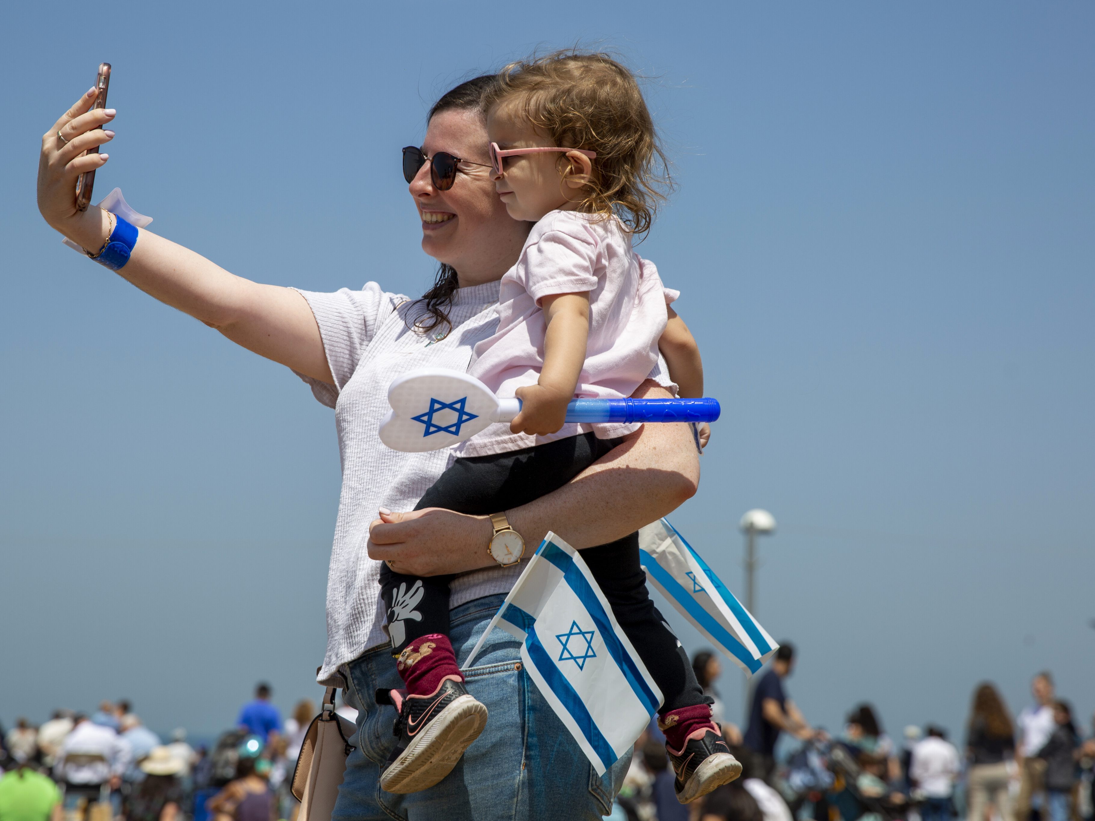 Niedrige Infektionszahlen in Israel: Maskenpflicht im Freien fällt. Niedrige Infektionszahlen in Israel: Maskenpflicht im Freien fällt.