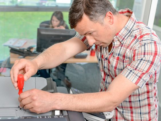 „Arbeit ist ein Menschenrecht“, erinnert AK-Präsident Hubert Hämmerle. 190.000 Frauen und Männer suchen seit über einem Jahr vergeblich danach. (Foto: Phovoir)