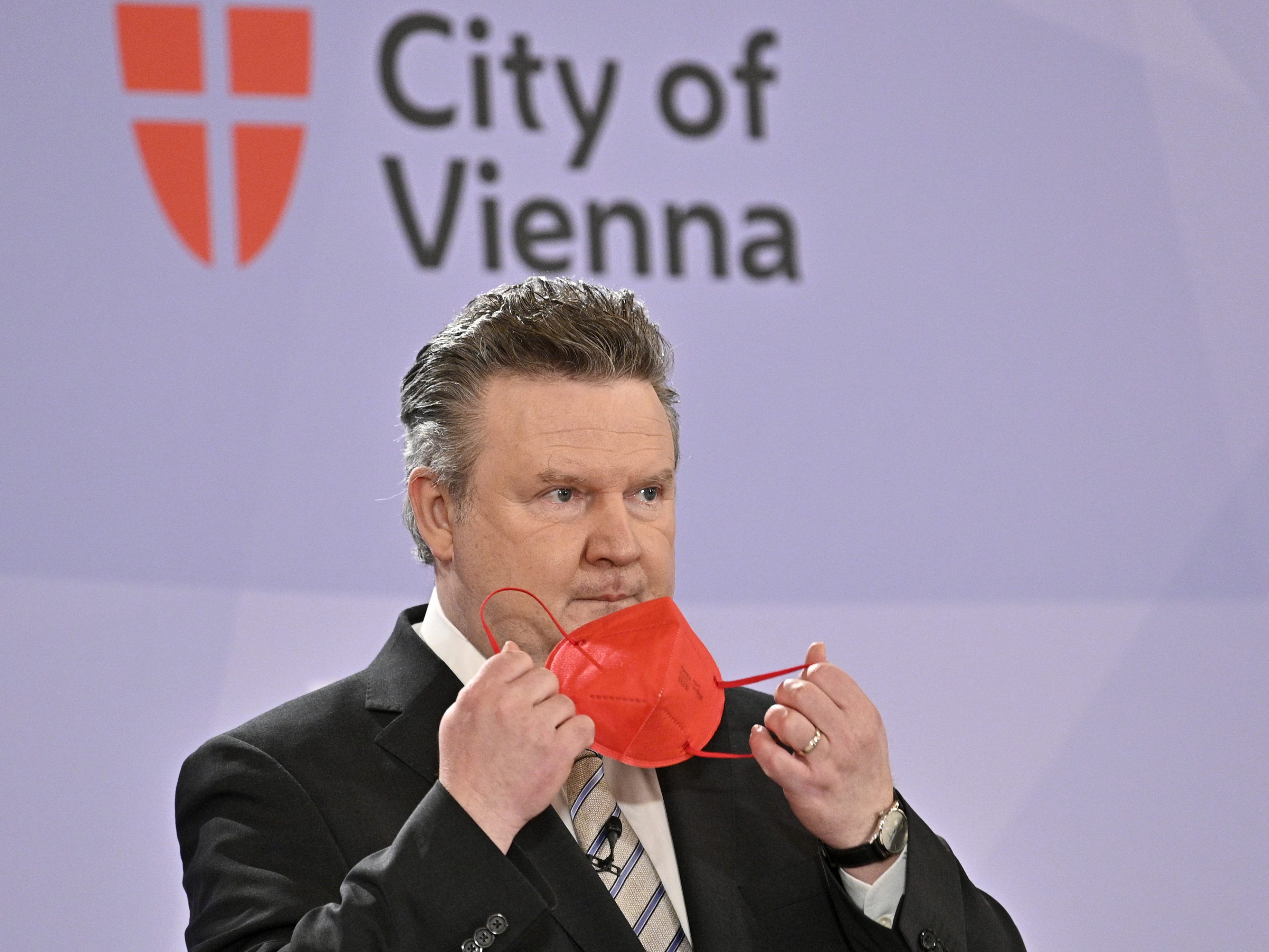 Am Nachmittag wird die Pressekonferenz erwartet. Am Nachmittag wird die Pressekonferenz erwartet.