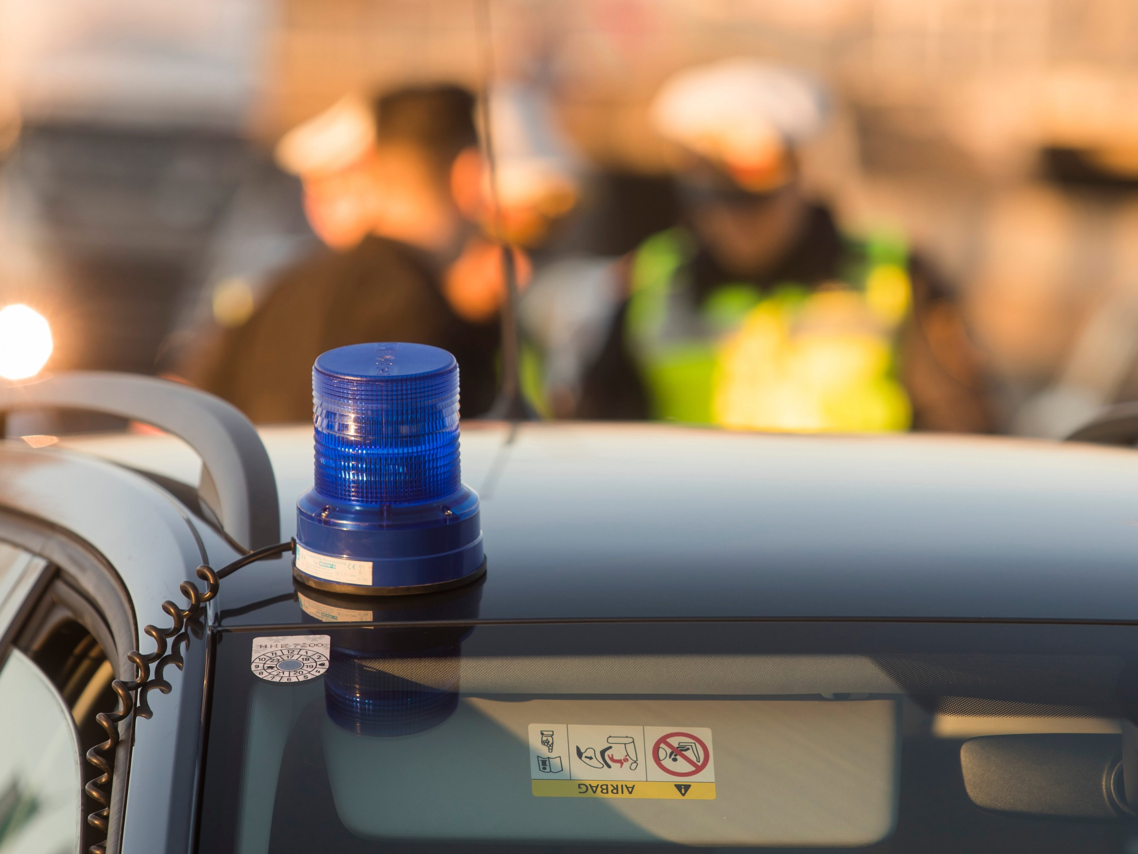 Die Frau musste von den Einsatzkräften geborgen werden.