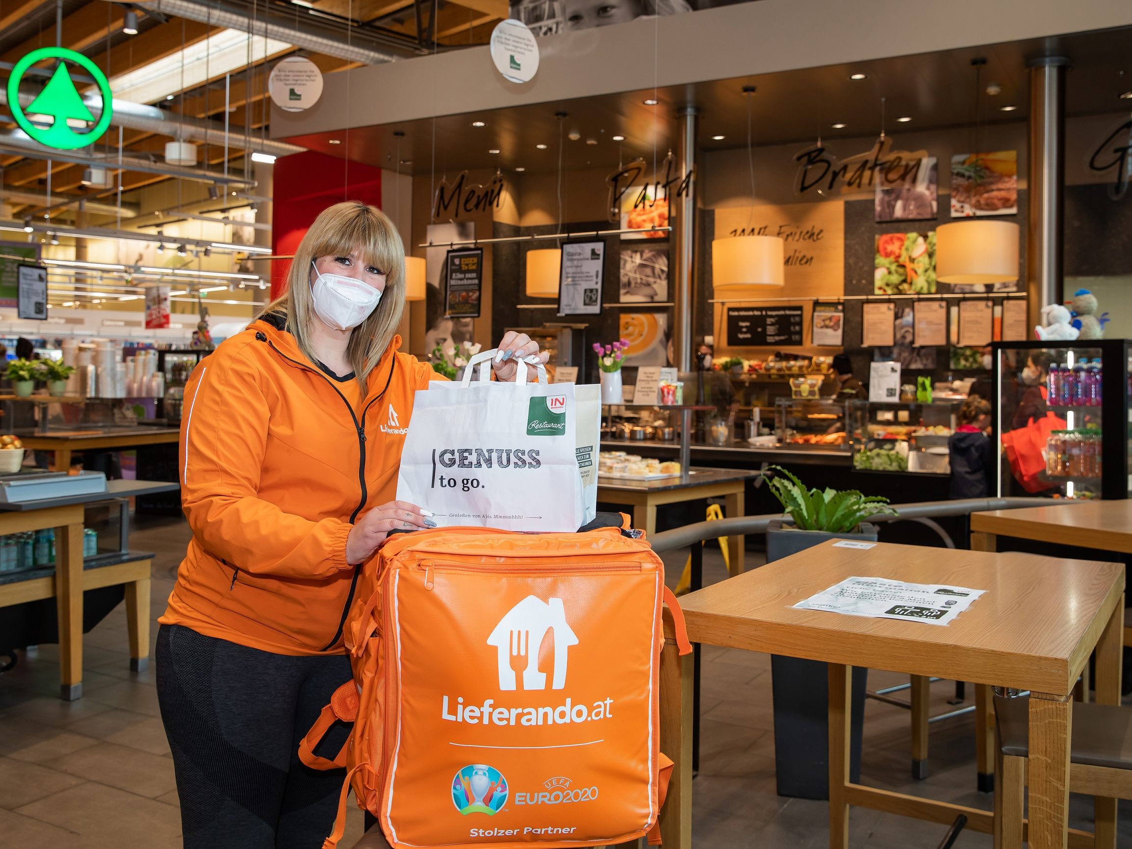 Ab sofort kann man sich Speisen aus dem INTERSPAR-Restaurant liefern lassen Ab sofort kann man sich Speisen aus dem INTERSPAR-Restaurant liefern lassen