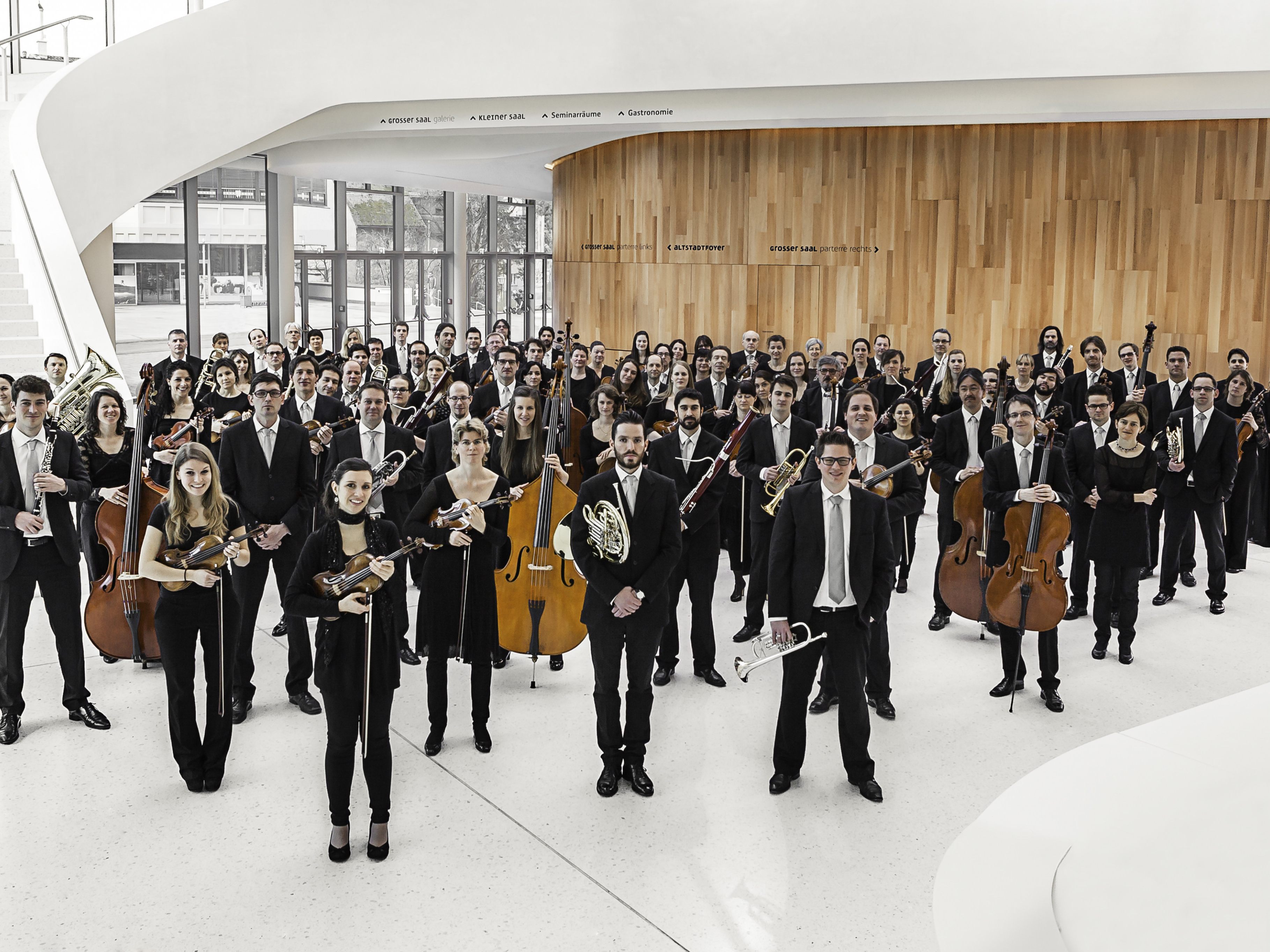 Das Ensemble des Symphonieorchester Vorarlberg freut sich auf den nächsten Auftritt.