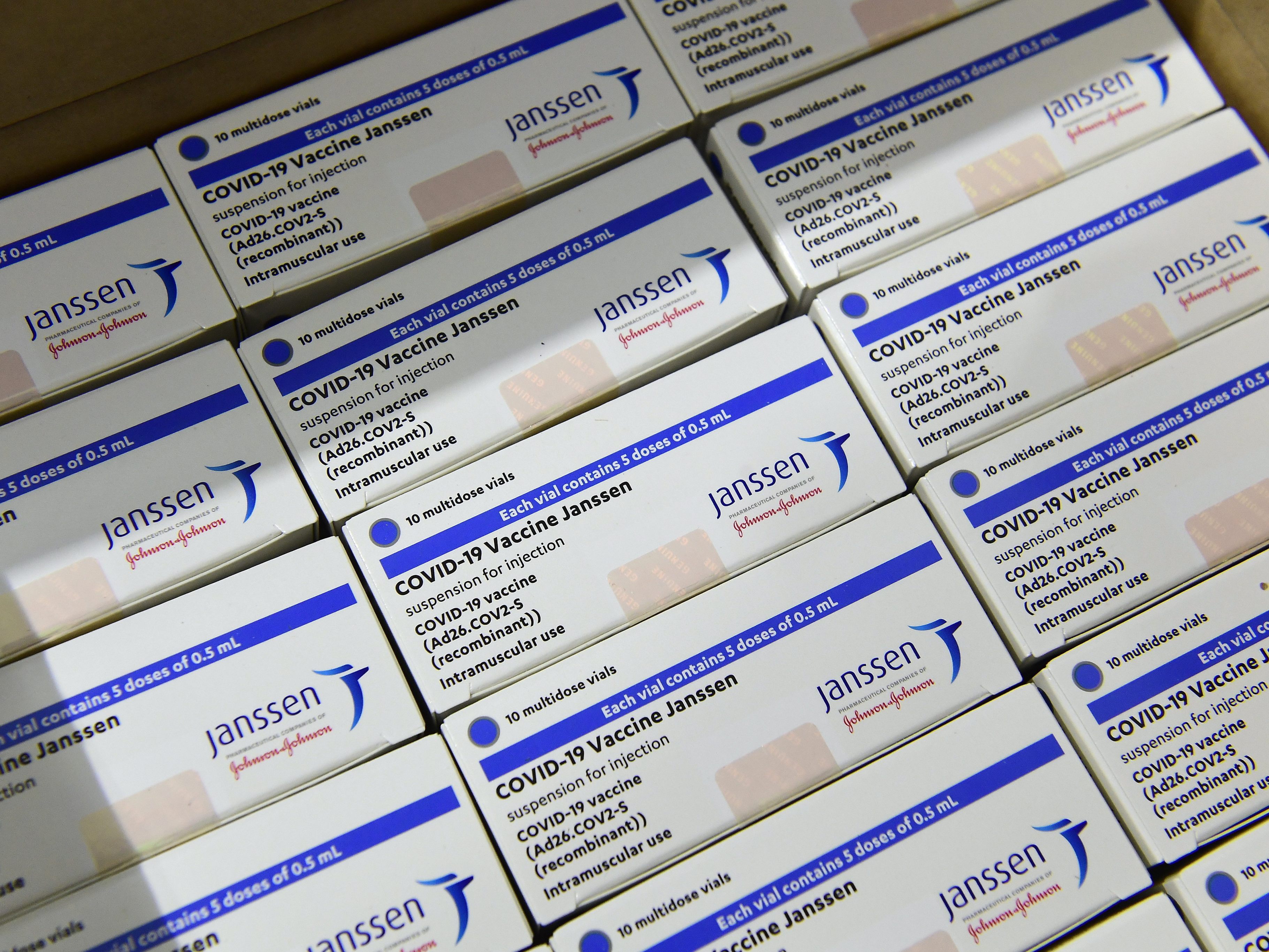 Impfstoff: Johnson & Johnson verschiebt Auslieferung nach Europa. Impfstoff: Johnson & Johnson verschiebt Auslieferung nach Europa.
