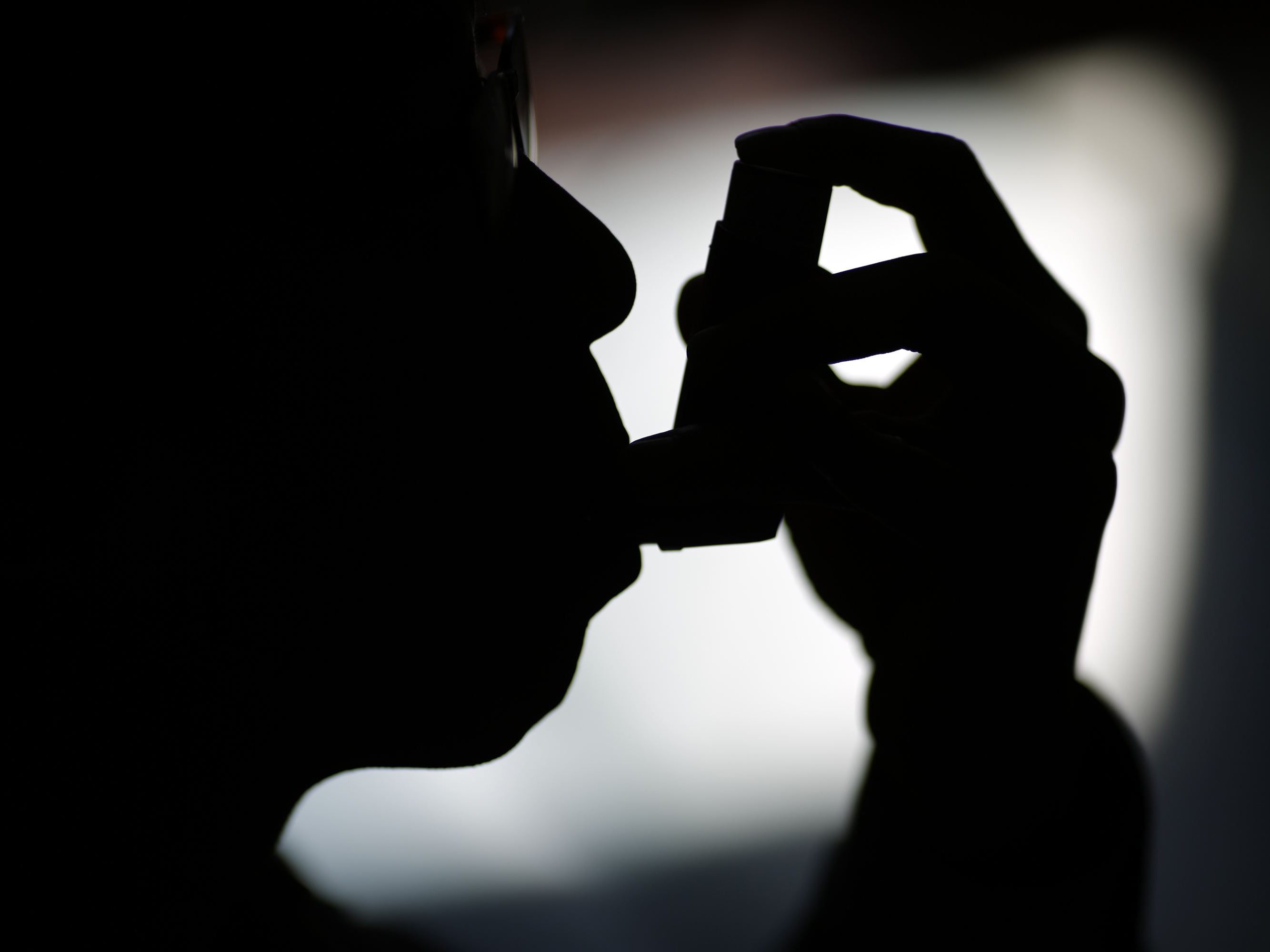 Das Asthma-Spray sollte spätestens drei Tage nach Auftreten von Covid-Symptomen genommen werden. Das Asthma-Spray sollte spätestens drei Tage nach Auftreten von Covid-Symptomen genommen werden.