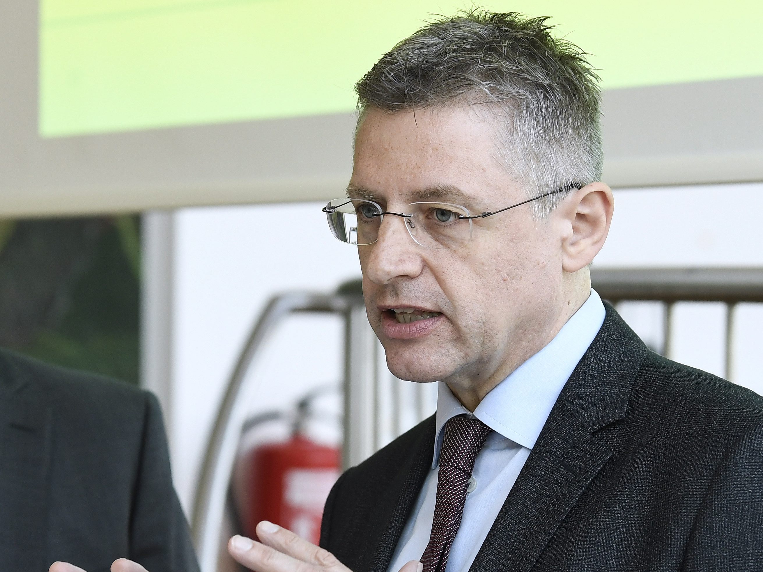 UniCredit Bank Austria Chefökonom Stefan Bruckbauer hat über die Erholung der Industrie im April gesprochen UniCredit Bank Austria Chefökonom Stefan Bruckbauer hat über die Erholung der Industrie im April gesprochen