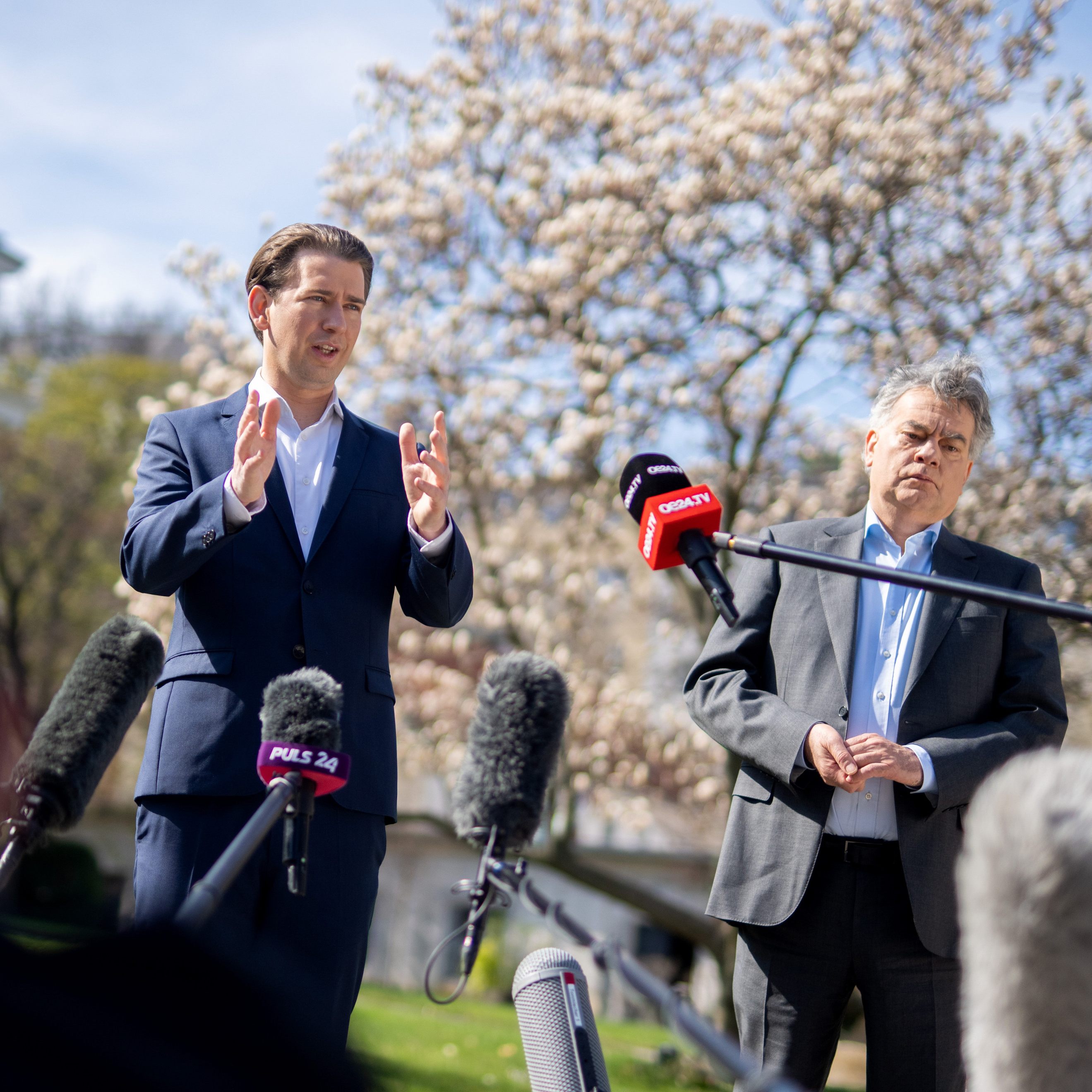 Kanzler Kurz und Vizekanzler Kogler präsentierten den Comebackplan.