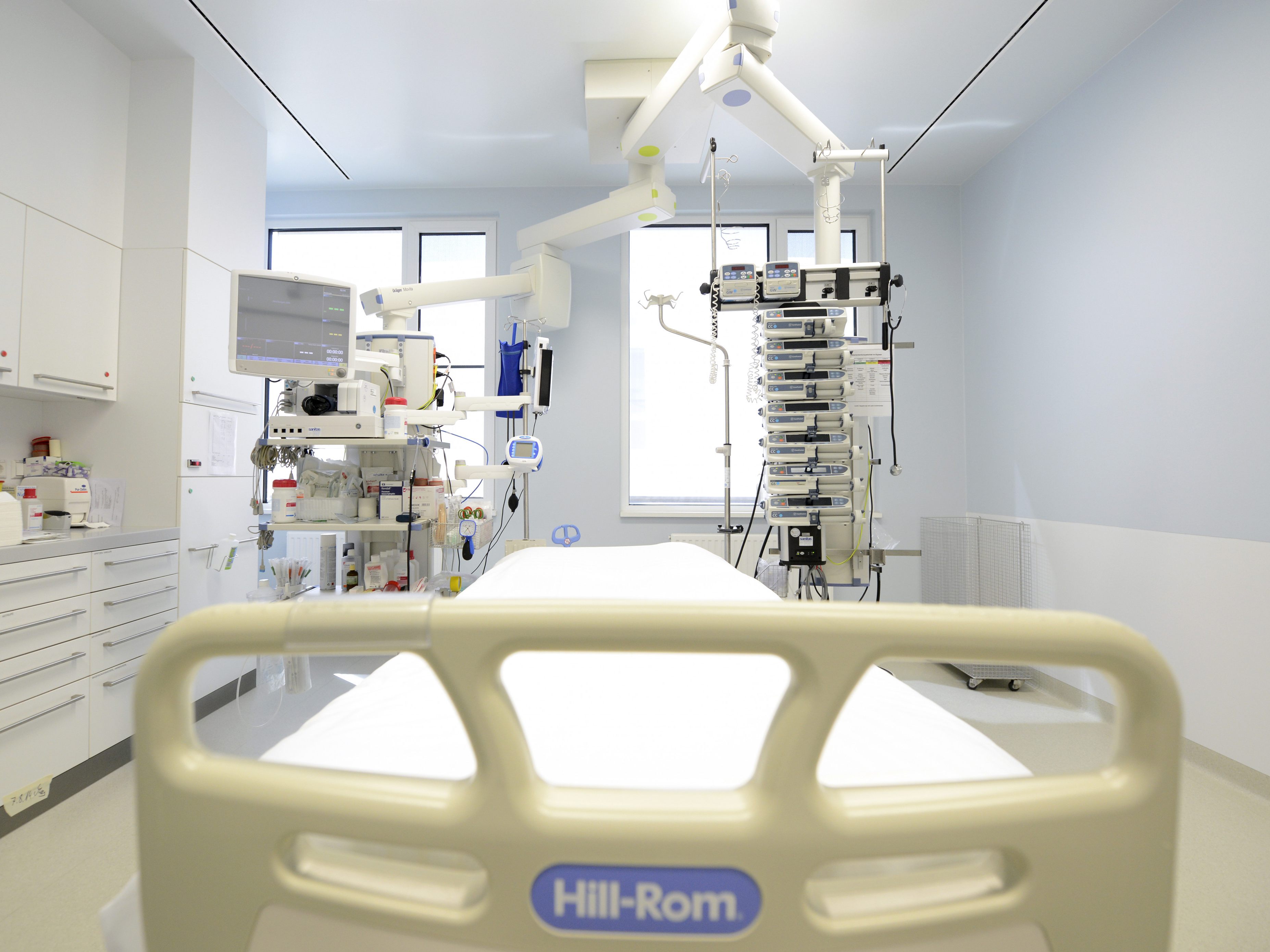 111 Patienten lagen mit einer Coronainfektion auf den Intensivstationen. 111 Patienten lagen mit einer Coronainfektion auf den Intensivstationen.