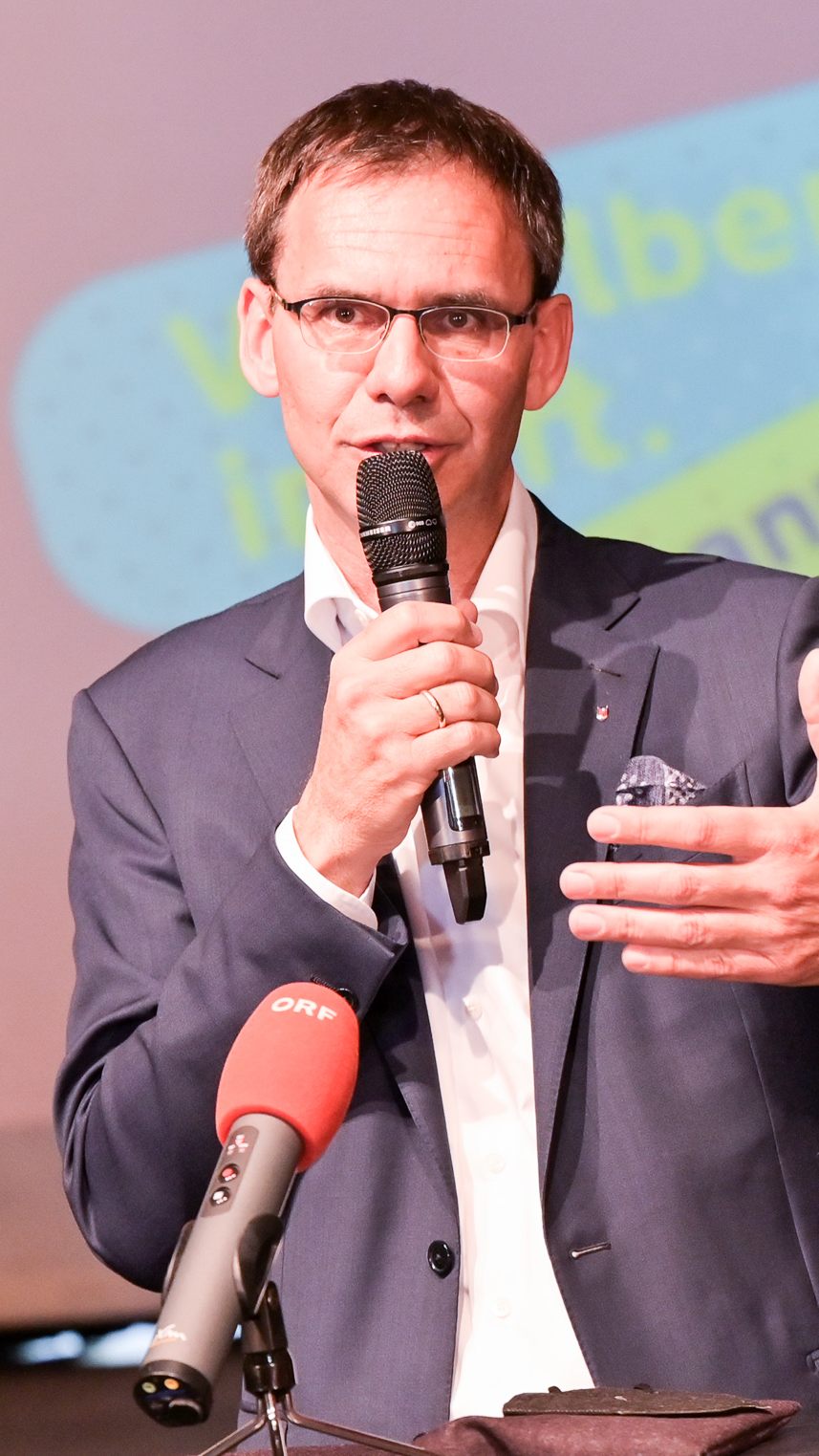 Von einer dramatischen Lage auf den Intensivstationen sei man "meilenwert entfernt"