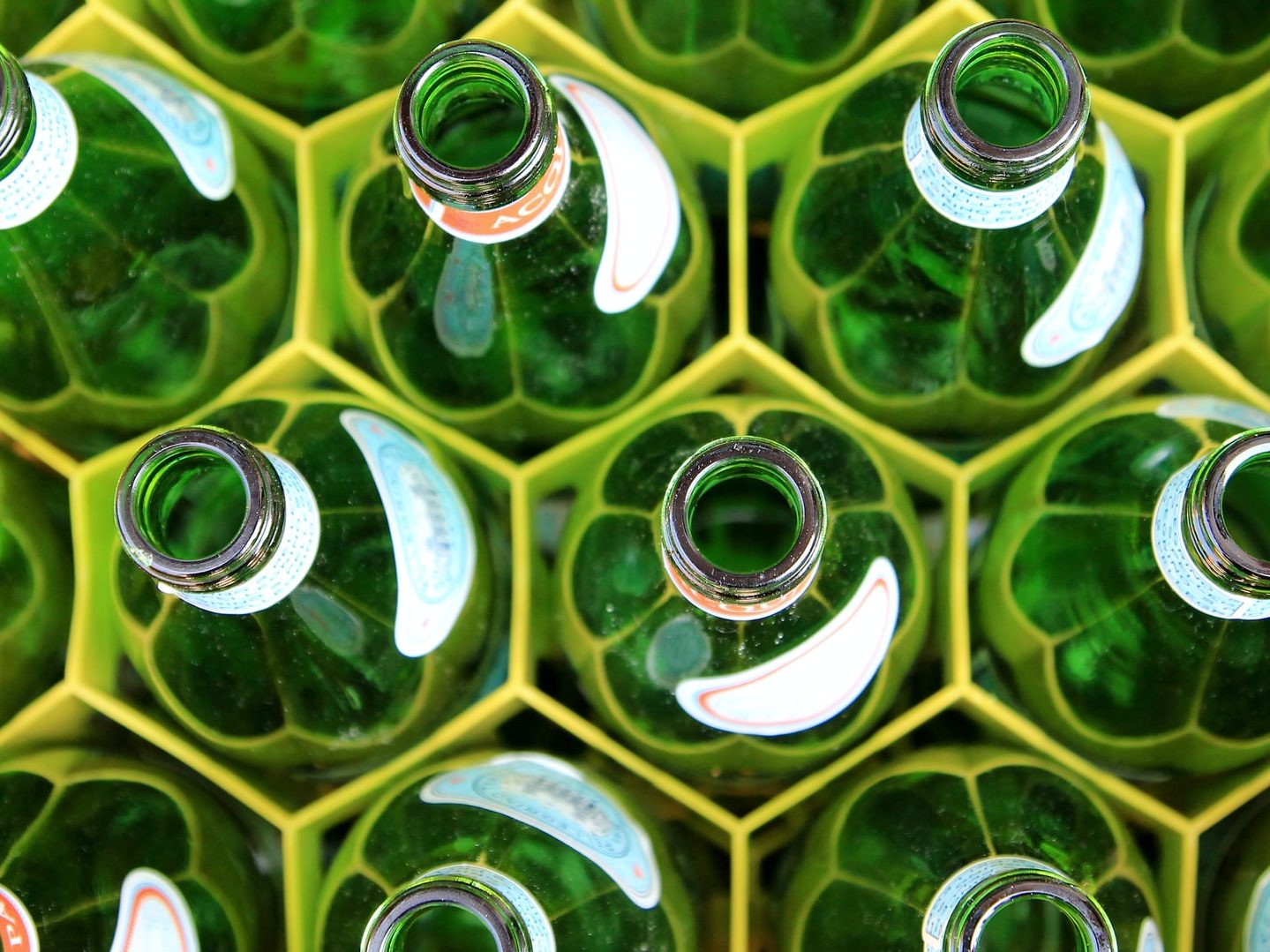 91 Prozent würden laut Umfrage im Auftrag von Greenpeace Mehrwegflaschen kaufen.