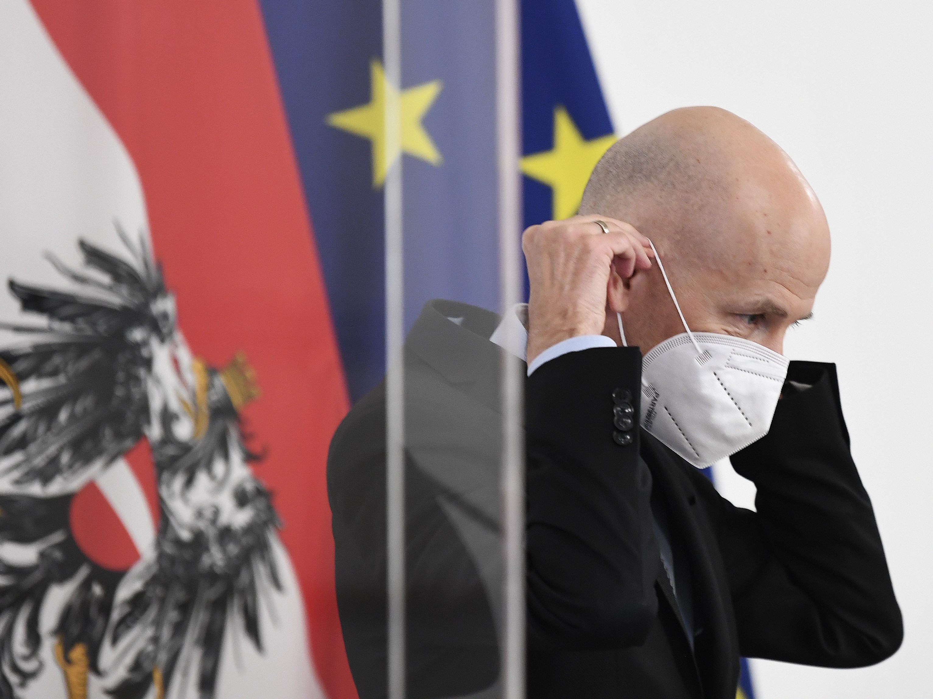 Arbeitsminister Kocher erwartet eine Entlastung des Arbeitsmarktes im Sommer.