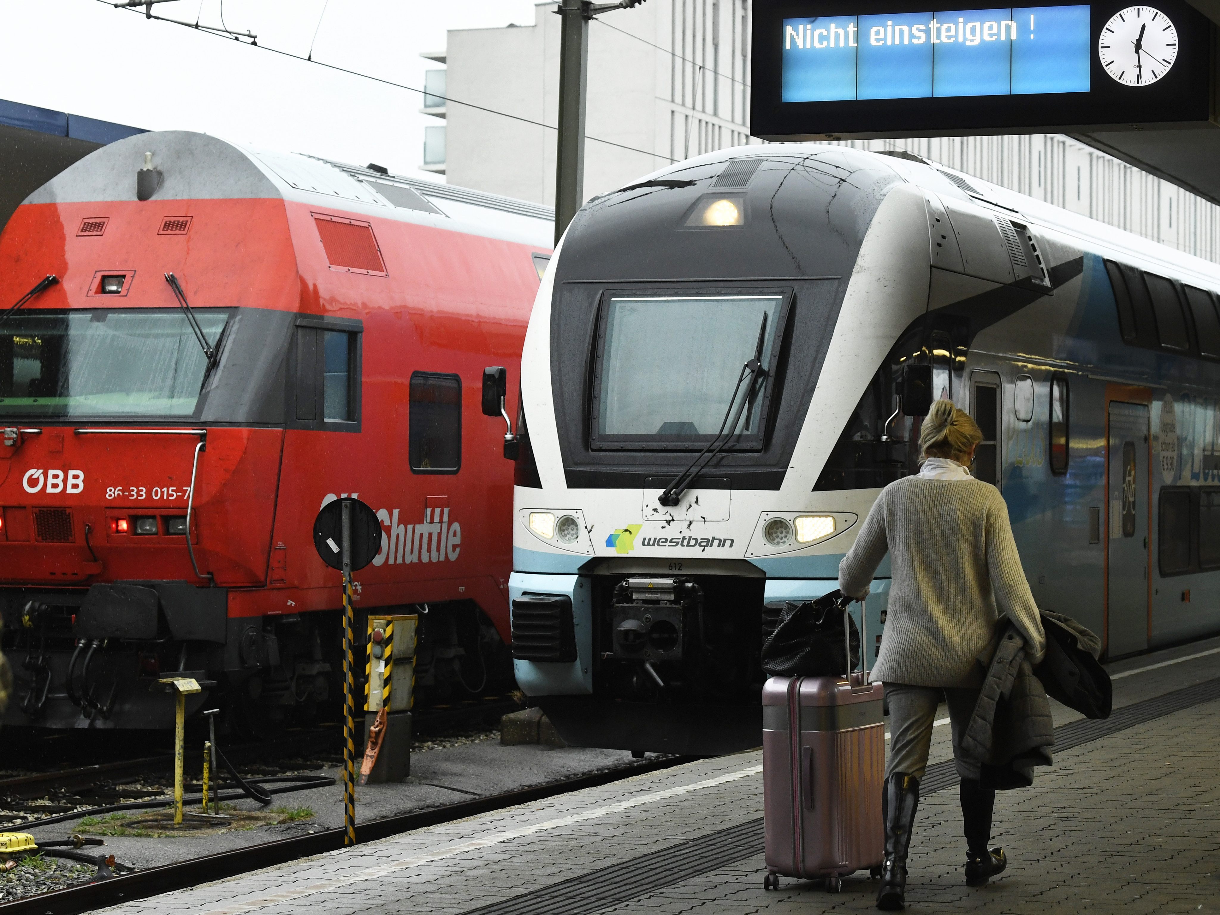 Österreicher fahren viel mit dem Zug.
