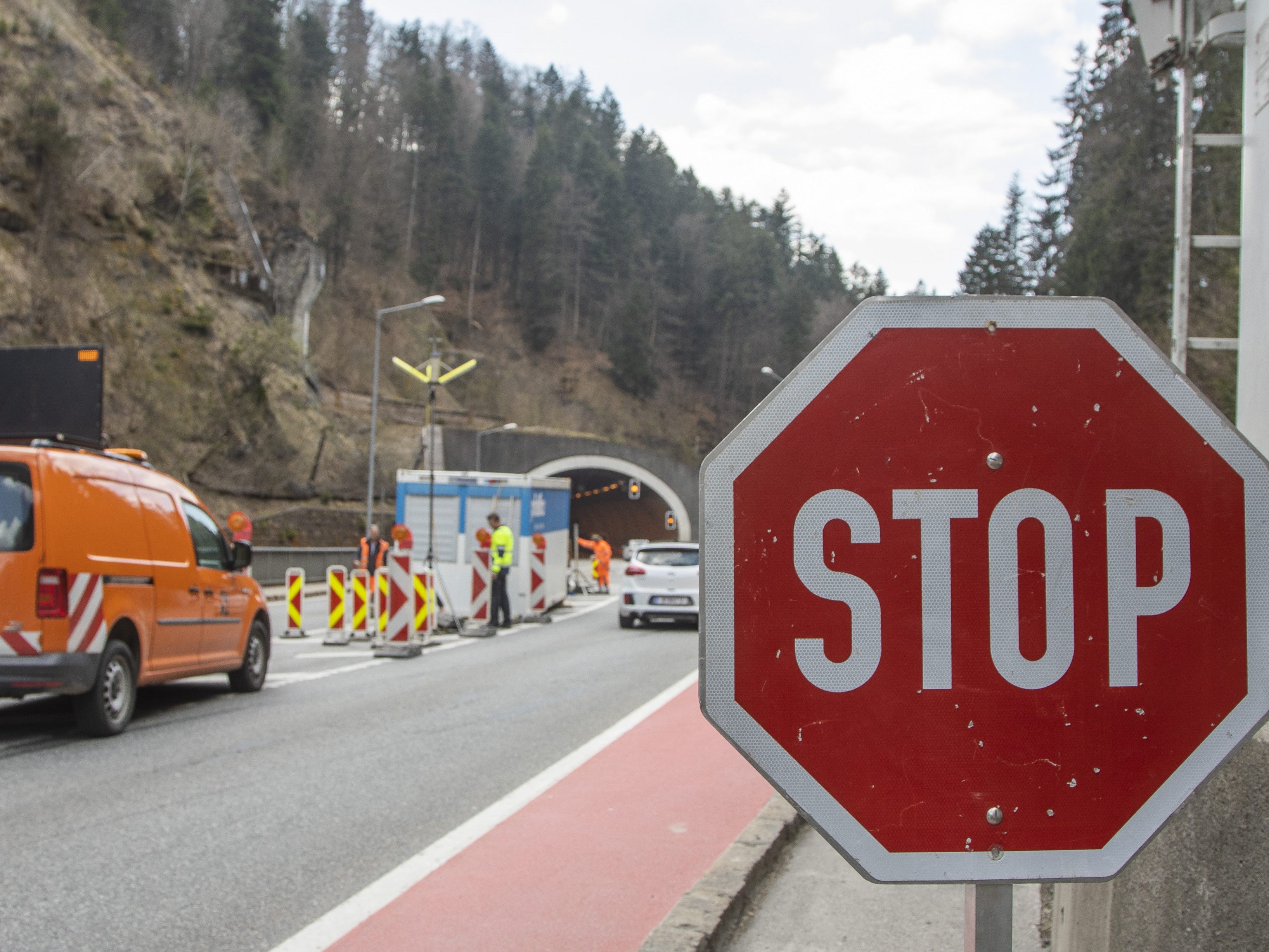 Ausreisetestpflicht: Kontrollpunkt Achraintunnel.