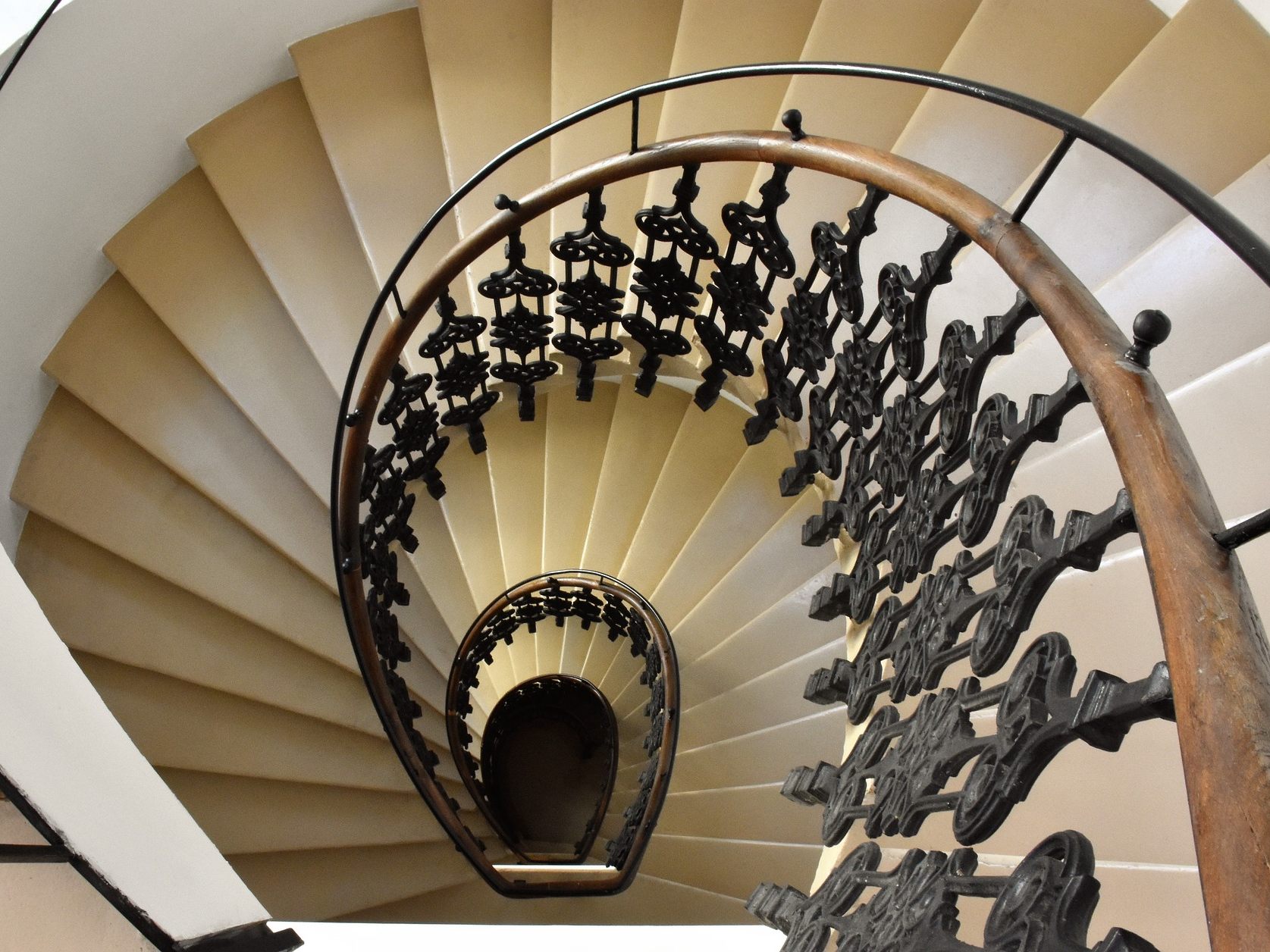 Die Geschichte des Biedermeierbauwerks wird beleuchtet.